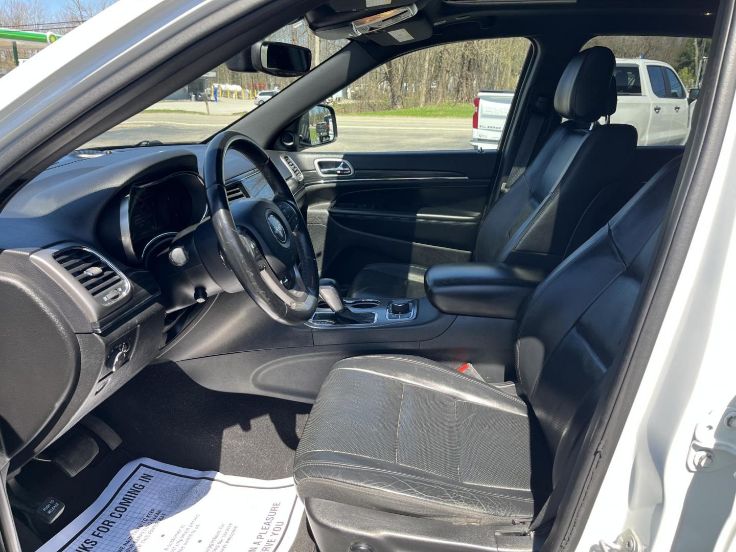 2019 White /Black Jeep Grand Cherokee Limited 4WD (1C4RJFBG8KC) with an 3.6L V6 DOHC 24V engine, Automatic transmission, located at 11115 Chardon Rd. , Chardon, OH, 44024, (440) 214-9705, 41.580246, -81.241943 - 2019 Jeep Grand Cherokee Limited 4WD – Premium Luxury SUV with Leather, Alpine Sound, and All-Weather Capability! This sharp 2019 Jeep Grand Cherokee Limited 4WD is the perfect blend of upscale comfort, modern tech, and confident capability! Powered by the smooth 3.6L Pentastar V6 engine paired w - Photo#19