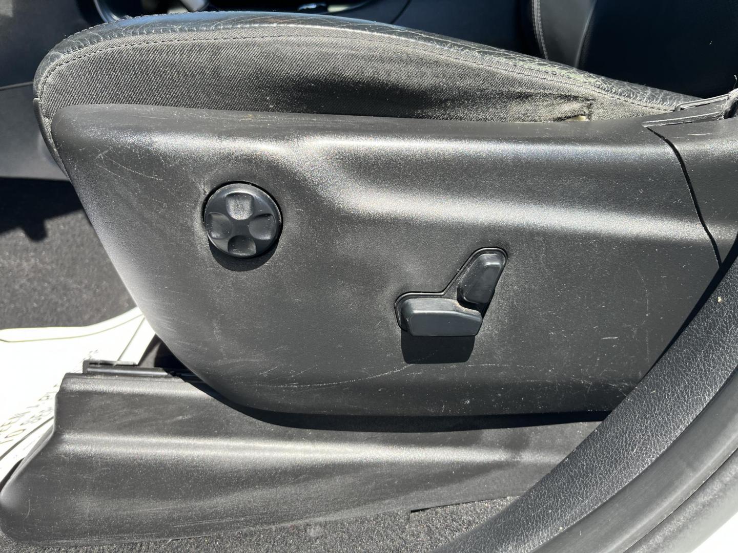 2019 White /Black Jeep Grand Cherokee Limited 4WD (1C4RJFBG8KC) with an 3.6L V6 DOHC 24V engine, Automatic transmission, located at 11115 Chardon Rd. , Chardon, OH, 44024, (440) 214-9705, 41.580246, -81.241943 - 2019 Jeep Grand Cherokee Limited 4WD – Premium Luxury SUV with Leather, Alpine Sound, and All-Weather Capability! This sharp 2019 Jeep Grand Cherokee Limited 4WD is the perfect blend of upscale comfort, modern tech, and confident capability! Powered by the smooth 3.6L Pentastar V6 engine paired w - Photo#20