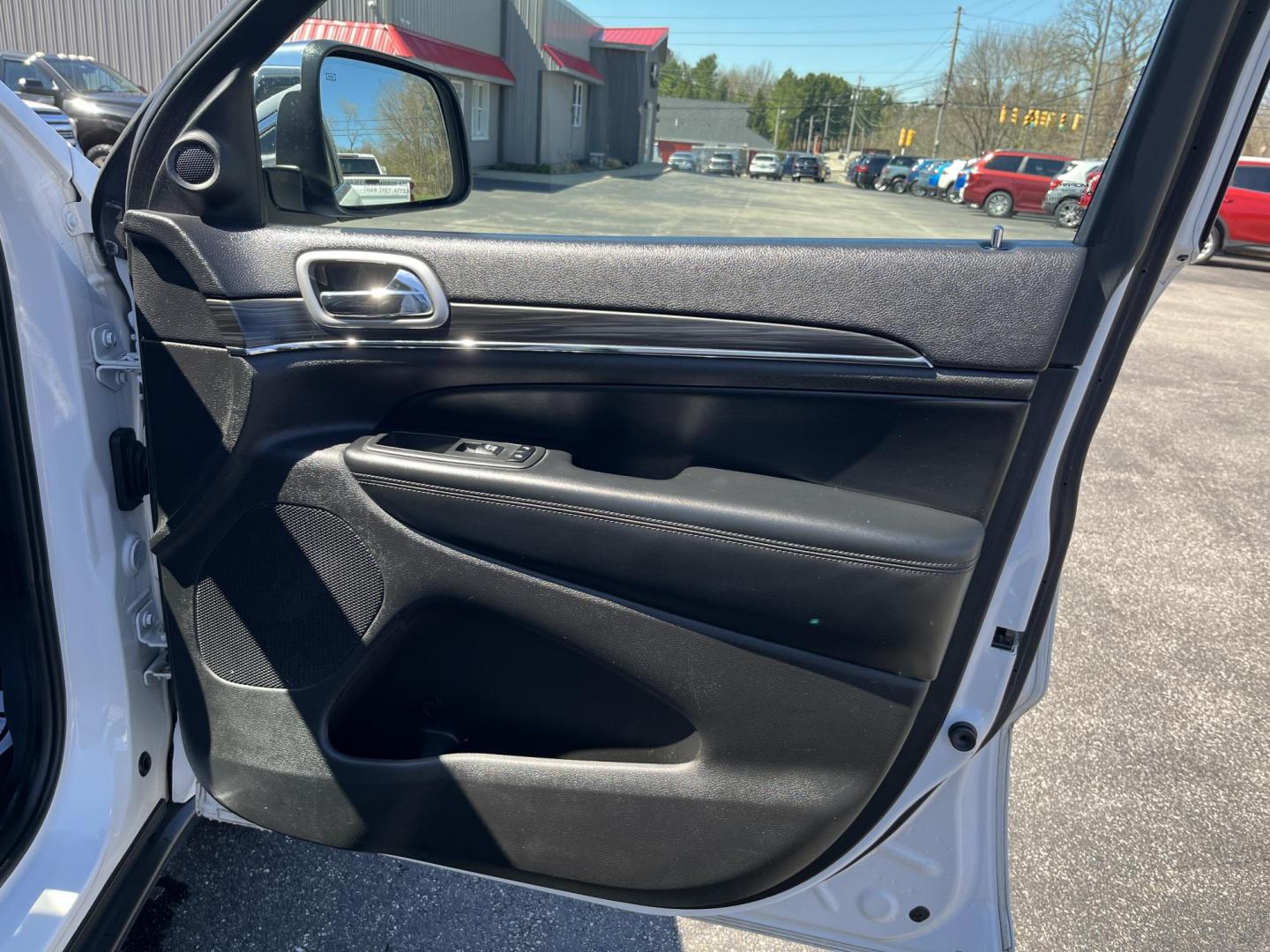 2019 White /Black Jeep Grand Cherokee Limited 4WD (1C4RJFBG8KC) with an 3.6L V6 DOHC 24V engine, Automatic transmission, located at 11115 Chardon Rd. , Chardon, OH, 44024, (440) 214-9705, 41.580246, -81.241943 - 2019 Jeep Grand Cherokee Limited 4WD – Premium Luxury SUV with Leather, Alpine Sound, and All-Weather Capability! This sharp 2019 Jeep Grand Cherokee Limited 4WD is the perfect blend of upscale comfort, modern tech, and confident capability! Powered by the smooth 3.6L Pentastar V6 engine paired w - Photo#37