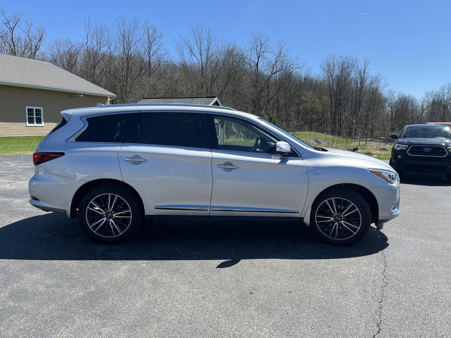 2019 Silver /Black Infiniti QX60 LUXE AWD (5N1DL0MM9KC) with an 3.5L V6 DOHC 24V engine, Automatic transmission, located at 547 E. Main St., Orwell, OH, 44076, (440) 437-5893, 41.535435, -80.847855 - 2019 Infiniti QX60 Luxe AWD – Premium 3-Row Luxury SUV with BOSE Sound, 360 Camera, and All-Weather Capability! This beautiful 2019 Infiniti QX60 Luxe AWD is the perfect upscale family hauler that offers refinement, space for seven, and confident all-weather performance. Powered by a smooth 3.5L - Photo#5