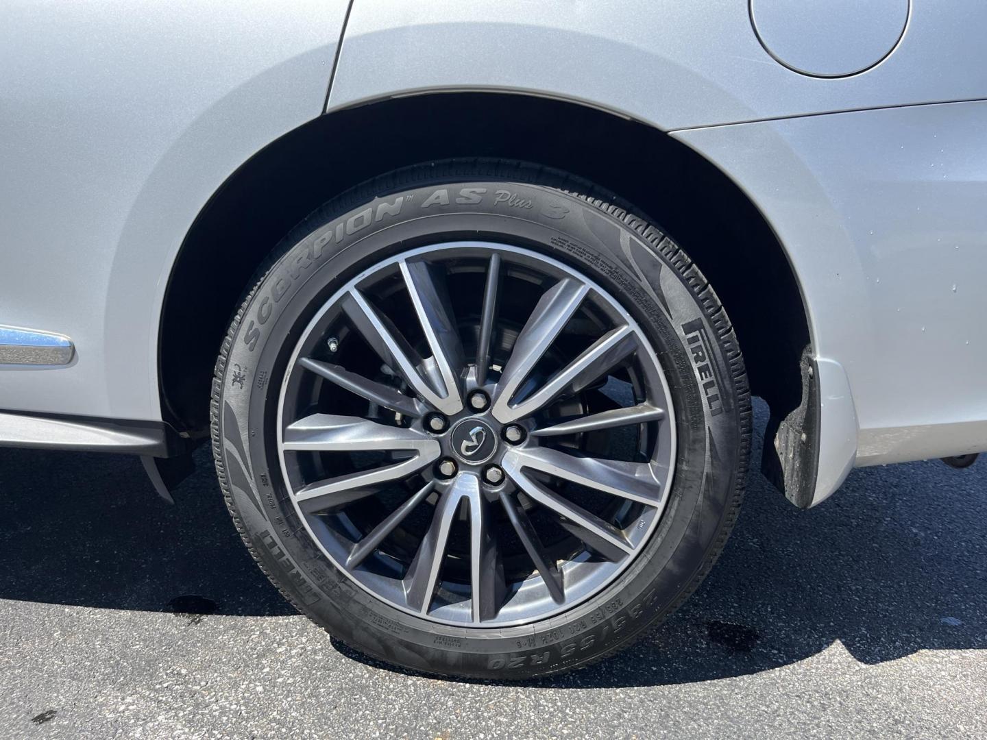 2019 Silver /Black Infiniti QX60 LUXE AWD (5N1DL0MM9KC) with an 3.5L V6 DOHC 24V engine, Automatic transmission, located at 547 E. Main St., Orwell, OH, 44076, (440) 437-5893, 41.535435, -80.847855 - 2019 Infiniti QX60 Luxe AWD – Premium 3-Row Luxury SUV with BOSE Sound, 360 Camera, and All-Weather Capability! This beautiful 2019 Infiniti QX60 Luxe AWD is the perfect upscale family hauler that offers refinement, space for seven, and confident all-weather performance. Powered by a smooth 3.5L - Photo#10