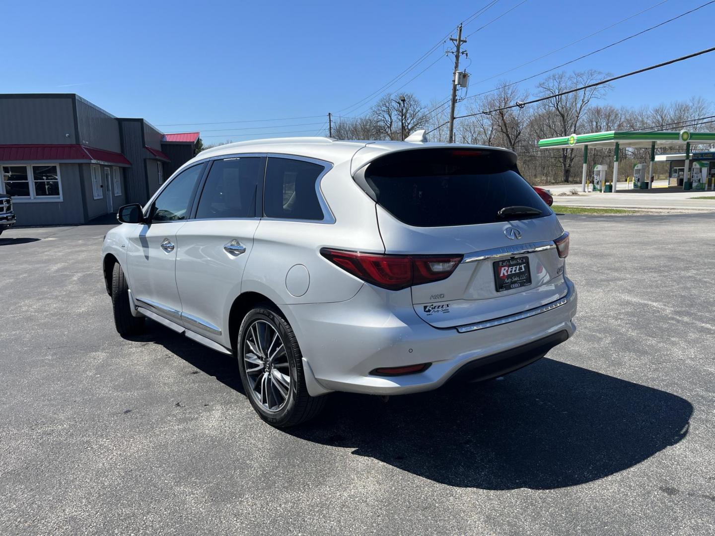2019 Silver /Black Infiniti QX60 LUXE AWD (5N1DL0MM9KC) with an 3.5L V6 DOHC 24V engine, Automatic transmission, located at 547 E. Main St., Orwell, OH, 44076, (440) 437-5893, 41.535435, -80.847855 - 2019 Infiniti QX60 Luxe AWD – Premium 3-Row Luxury SUV with BOSE Sound, 360 Camera, and All-Weather Capability! This beautiful 2019 Infiniti QX60 Luxe AWD is the perfect upscale family hauler that offers refinement, space for seven, and confident all-weather performance. Powered by a smooth 3.5L - Photo#9