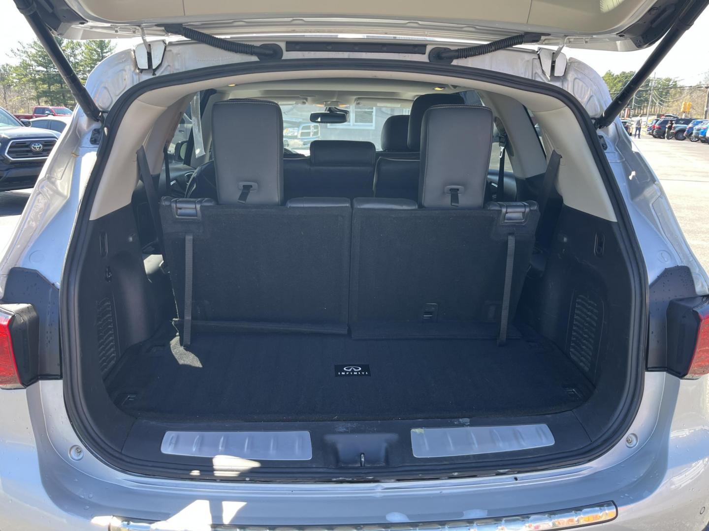 2019 Silver /Black Infiniti QX60 LUXE AWD (5N1DL0MM9KC) with an 3.5L V6 DOHC 24V engine, Automatic transmission, located at 547 E. Main St., Orwell, OH, 44076, (440) 437-5893, 41.535435, -80.847855 - 2019 Infiniti QX60 Luxe AWD – Premium 3-Row Luxury SUV with BOSE Sound, 360 Camera, and All-Weather Capability! This beautiful 2019 Infiniti QX60 Luxe AWD is the perfect upscale family hauler that offers refinement, space for seven, and confident all-weather performance. Powered by a smooth 3.5L - Photo#14