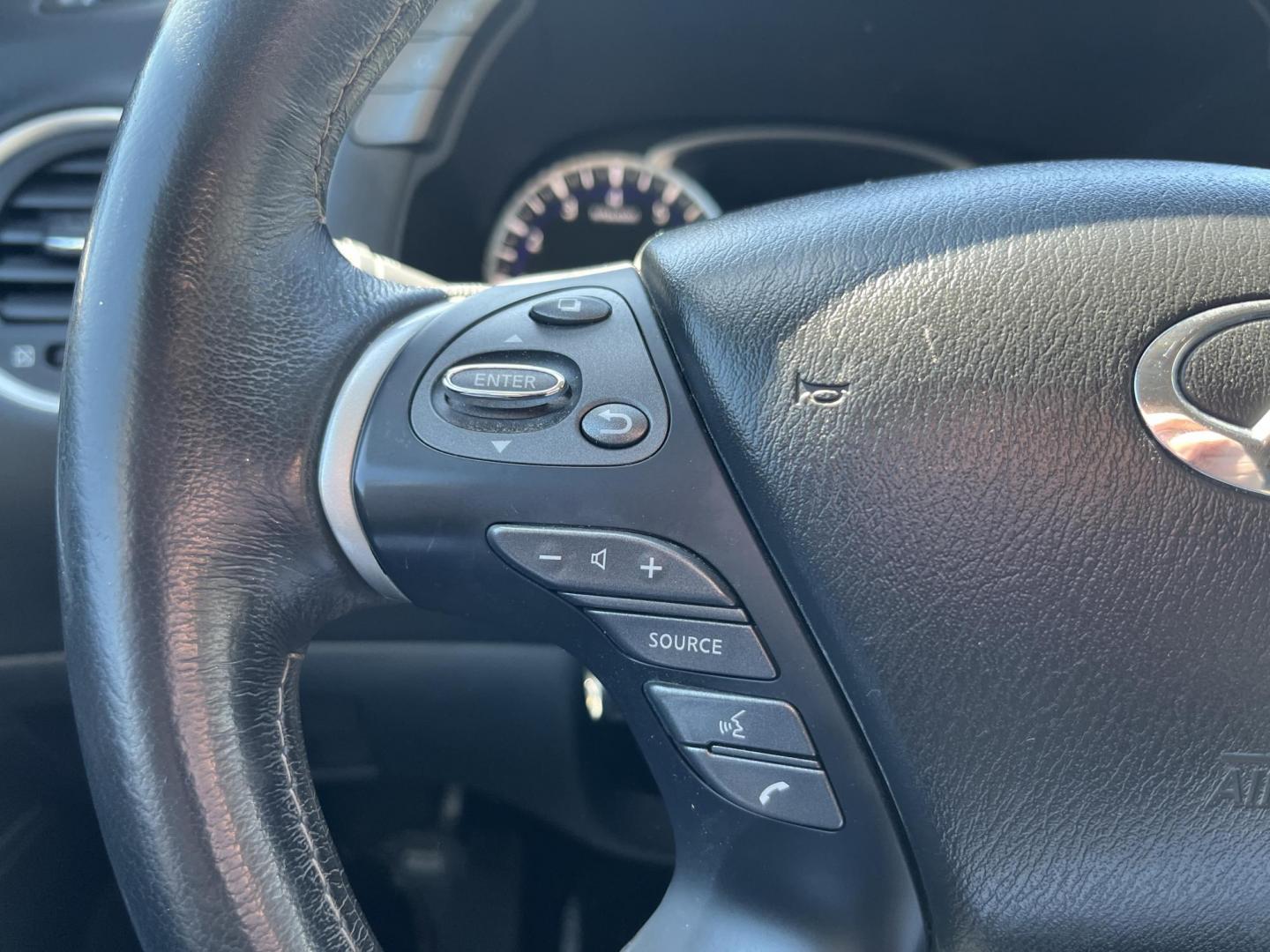 2019 Silver /Black Infiniti QX60 LUXE AWD (5N1DL0MM9KC) with an 3.5L V6 DOHC 24V engine, Automatic transmission, located at 547 E. Main St., Orwell, OH, 44076, (440) 437-5893, 41.535435, -80.847855 - 2019 Infiniti QX60 Luxe AWD – Premium 3-Row Luxury SUV with BOSE Sound, 360 Camera, and All-Weather Capability! This beautiful 2019 Infiniti QX60 Luxe AWD is the perfect upscale family hauler that offers refinement, space for seven, and confident all-weather performance. Powered by a smooth 3.5L - Photo#21