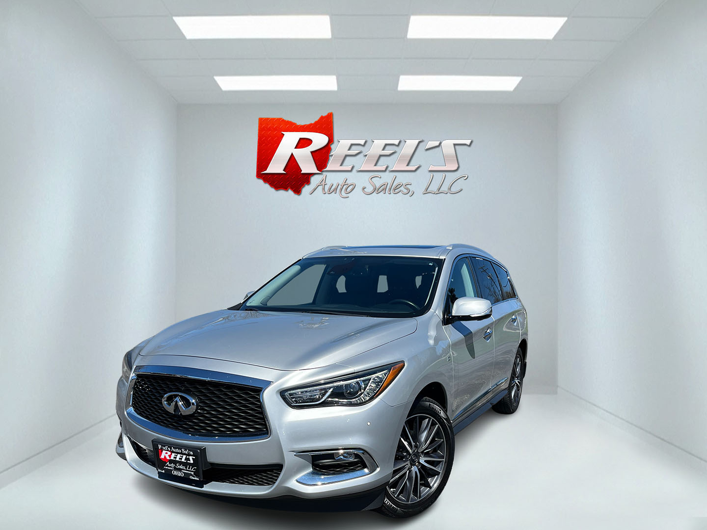 photo of 2019 Infiniti QX60 LUXE AWD