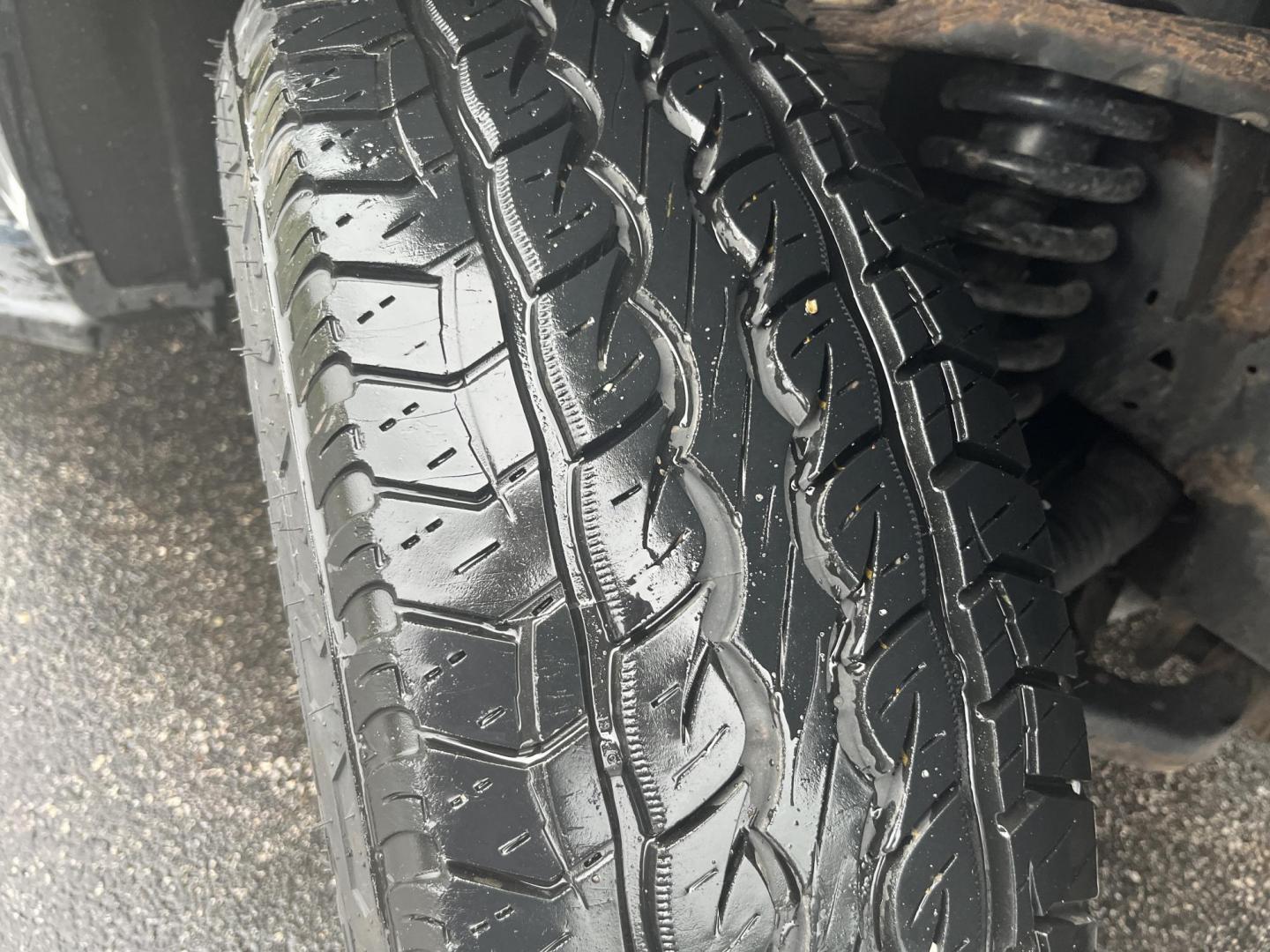 2018 Black /Gray Ford F-150 XLT SuperCrew 5.5-ft. Bed 4WD (1FTEW1EP5JF) with an 2.7L V6 DOHC 24V TWIN TURBO engine, Automatic transmission, located at 11115 Chardon Rd. , Chardon, OH, 44024, (440) 214-9705, 41.580246, -81.241943 - 2018 Ford F-150 XLT Crew Cab 4WD – Clean, Capable, and Well-Equipped with Twin-Turbo Power! This solid 2018 Ford F-150 XLT Crew Cab 4WD is a great-looking, capable full-size truck that’s ready for work or weekend adventures! Powered by the responsive 2.7L Twin-Turbo EcoBoost V6 engine paired wi - Photo#3