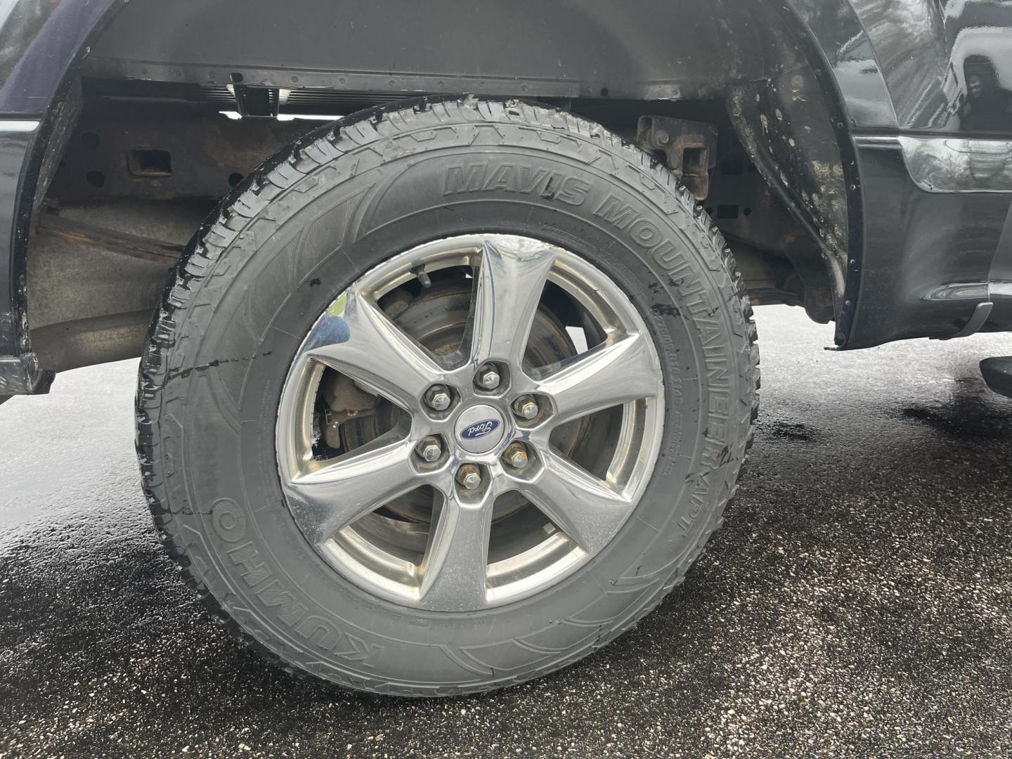 2018 Black /Gray Ford F-150 XLT SuperCrew 5.5-ft. Bed 4WD (1FTEW1EP5JF) with an 2.7L V6 DOHC 24V TWIN TURBO engine, Automatic transmission, located at 11115 Chardon Rd. , Chardon, OH, 44024, (440) 214-9705, 41.580246, -81.241943 - 2018 Ford F-150 XLT Crew Cab 4WD – Clean, Capable, and Well-Equipped with Twin-Turbo Power! This solid 2018 Ford F-150 XLT Crew Cab 4WD is a great-looking, capable full-size truck that’s ready for work or weekend adventures! Powered by the responsive 2.7L Twin-Turbo EcoBoost V6 engine paired wi - Photo#7