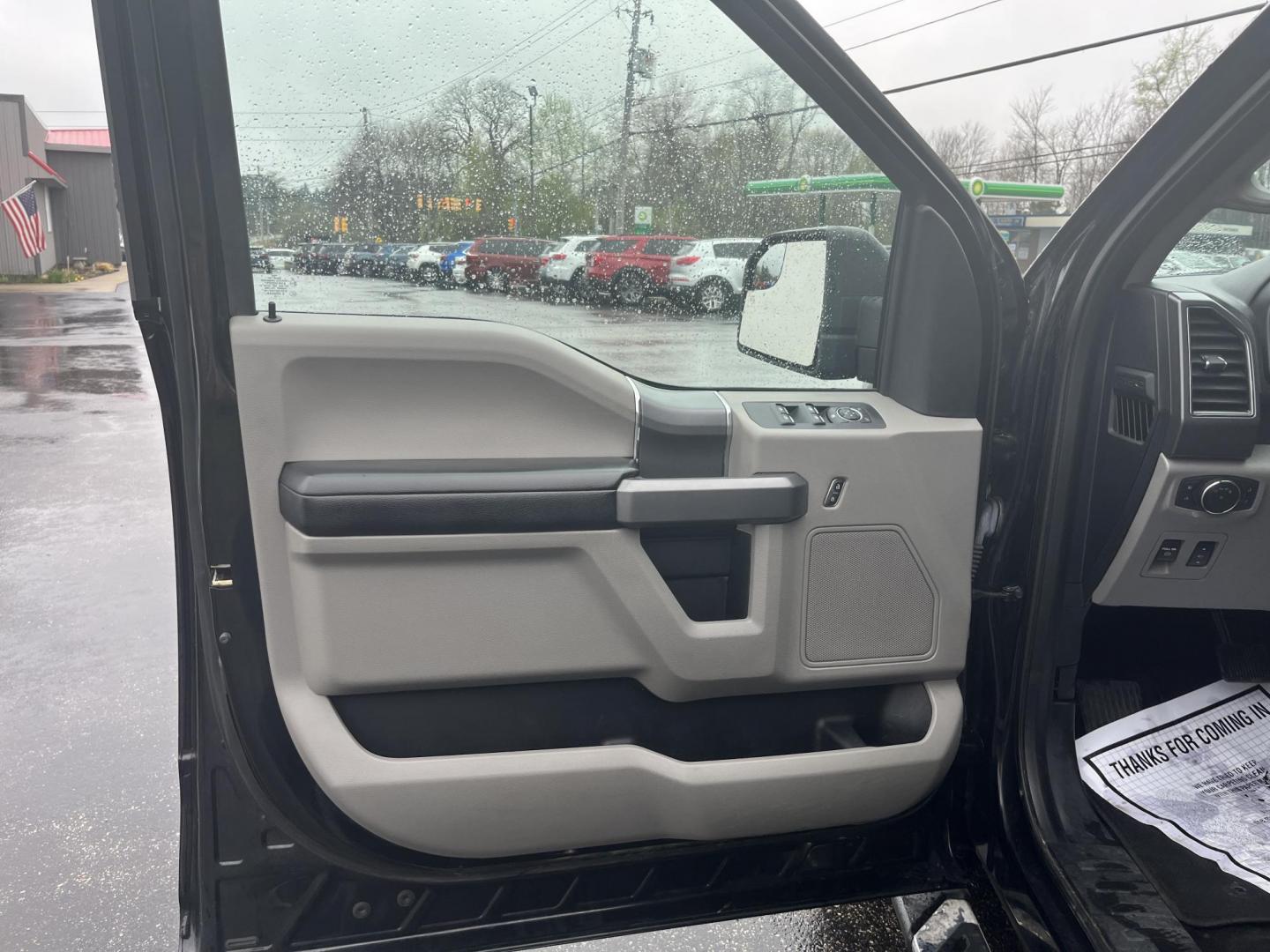 2018 Black /Gray Ford F-150 XLT SuperCrew 5.5-ft. Bed 4WD (1FTEW1EP5JF) with an 2.7L V6 DOHC 24V TWIN TURBO engine, Automatic transmission, located at 11115 Chardon Rd. , Chardon, OH, 44024, (440) 214-9705, 41.580246, -81.241943 - 2018 Ford F-150 XLT Crew Cab 4WD – Clean, Capable, and Well-Equipped with Twin-Turbo Power! This solid 2018 Ford F-150 XLT Crew Cab 4WD is a great-looking, capable full-size truck that’s ready for work or weekend adventures! Powered by the responsive 2.7L Twin-Turbo EcoBoost V6 engine paired wi - Photo#15