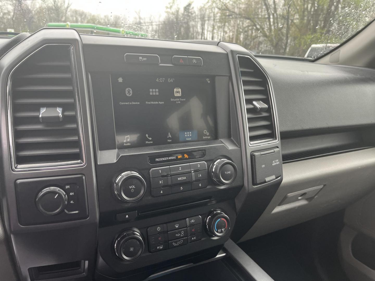 2018 Black /Gray Ford F-150 XLT SuperCrew 5.5-ft. Bed 4WD (1FTEW1EP5JF) with an 2.7L V6 DOHC 24V TWIN TURBO engine, Automatic transmission, located at 11115 Chardon Rd. , Chardon, OH, 44024, (440) 214-9705, 41.580246, -81.241943 - 2018 Ford F-150 XLT Crew Cab 4WD – Clean, Capable, and Well-Equipped with Twin-Turbo Power! This solid 2018 Ford F-150 XLT Crew Cab 4WD is a great-looking, capable full-size truck that’s ready for work or weekend adventures! Powered by the responsive 2.7L Twin-Turbo EcoBoost V6 engine paired wi - Photo#23
