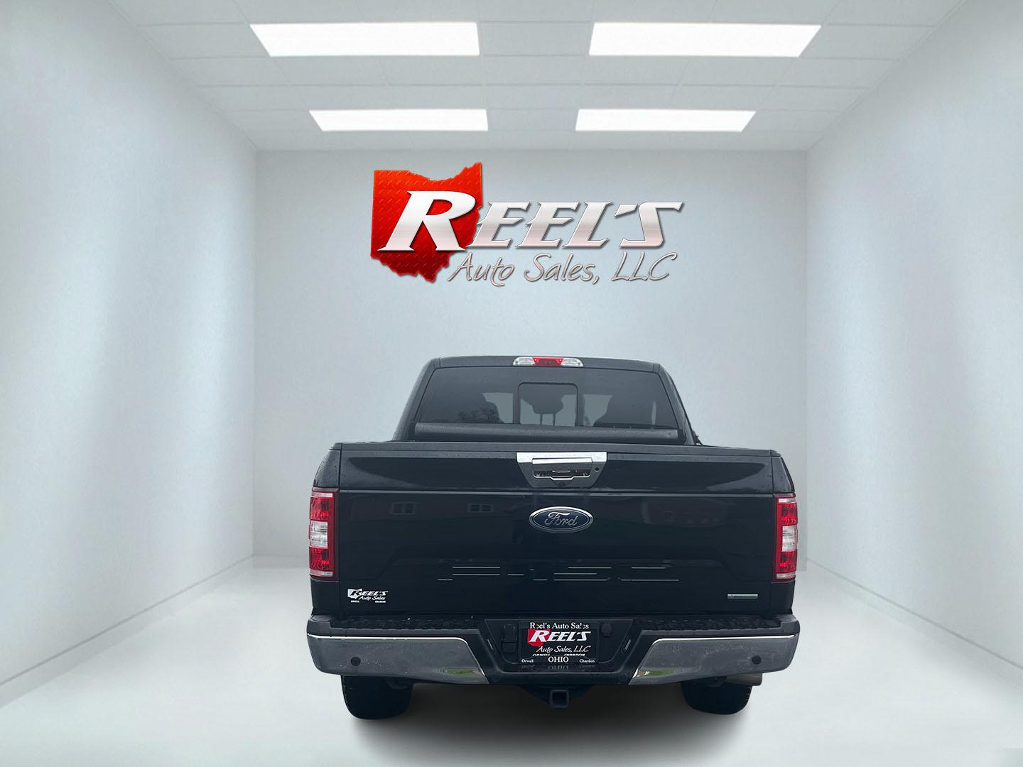 2018 Black /Gray Ford F-150 XLT SuperCrew 5.5-ft. Bed 4WD (1FTEW1EP5JF) with an 2.7L V6 DOHC 24V TWIN TURBO engine, Automatic transmission, located at 11115 Chardon Rd. , Chardon, OH, 44024, (440) 214-9705, 41.580246, -81.241943 - 2018 Ford F-150 XLT Crew Cab 4WD – Clean, Capable, and Well-Equipped with Twin-Turbo Power! This solid 2018 Ford F-150 XLT Crew Cab 4WD is a great-looking, capable full-size truck that’s ready for work or weekend adventures! Powered by the responsive 2.7L Twin-Turbo EcoBoost V6 engine paired wi - Photo#8