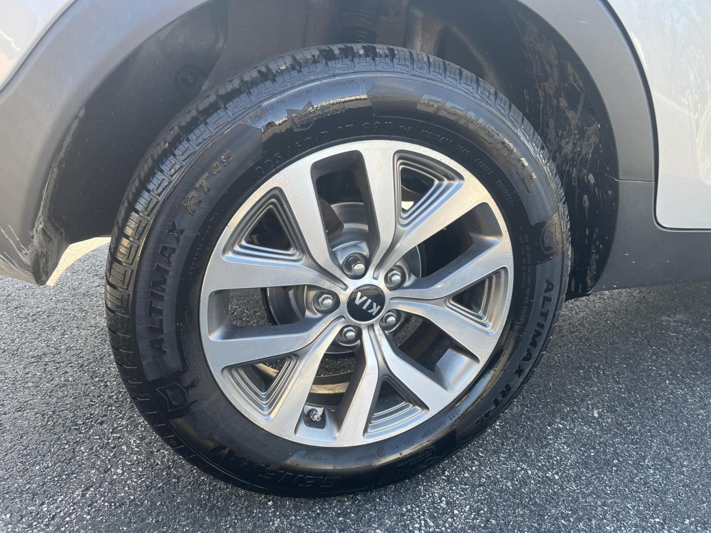 2016 Silver /Black Kia Sportage LX FWD (KNDPB3AC3G7) with an 2.4L I4 DOHC 24V engine, 6-Speed Automatic transmission, located at 11115 Chardon Rd. , Chardon, OH, 44024, (440) 214-9705, 41.580246, -81.241943 - 2016 Kia Sportage LX FWD – Efficient, Reliable, and Ready for Daily Driving! This clean 2016 Kia Sportage LX FWD is a sharp, practical compact SUV that offers great value and solid efficiency! Powered by a smooth 2.4L I4 GDI engine paired with a responsive 6-speed automatic transmission, it deliv - Photo#7