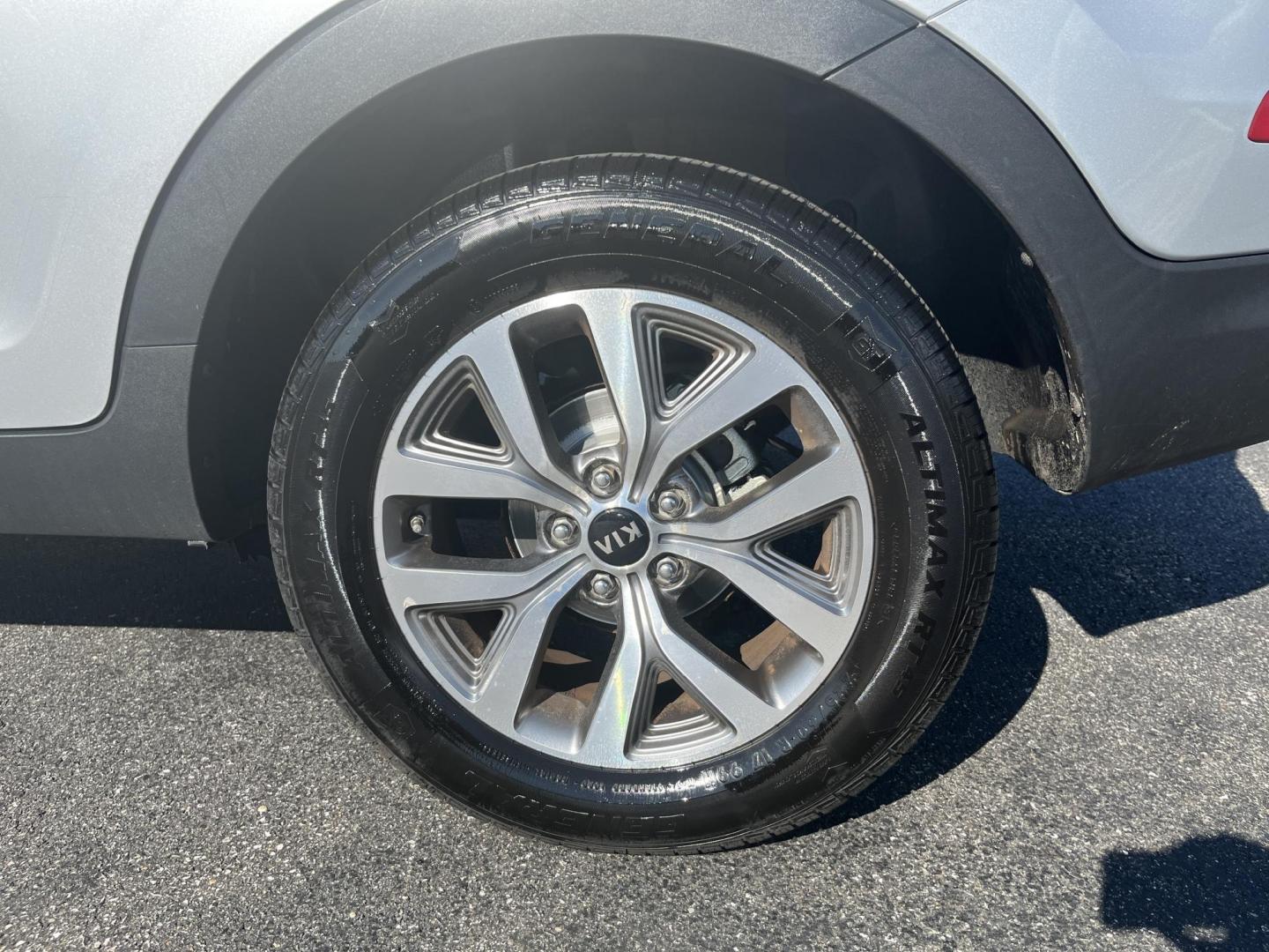 2016 Silver /Black Kia Sportage LX FWD (KNDPB3AC3G7) with an 2.4L I4 DOHC 24V engine, 6-Speed Automatic transmission, located at 11115 Chardon Rd. , Chardon, OH, 44024, (440) 214-9705, 41.580246, -81.241943 - 2016 Kia Sportage LX FWD – Efficient, Reliable, and Ready for Daily Driving! This clean 2016 Kia Sportage LX FWD is a sharp, practical compact SUV that offers great value and solid efficiency! Powered by a smooth 2.4L I4 GDI engine paired with a responsive 6-speed automatic transmission, it deliv - Photo#10