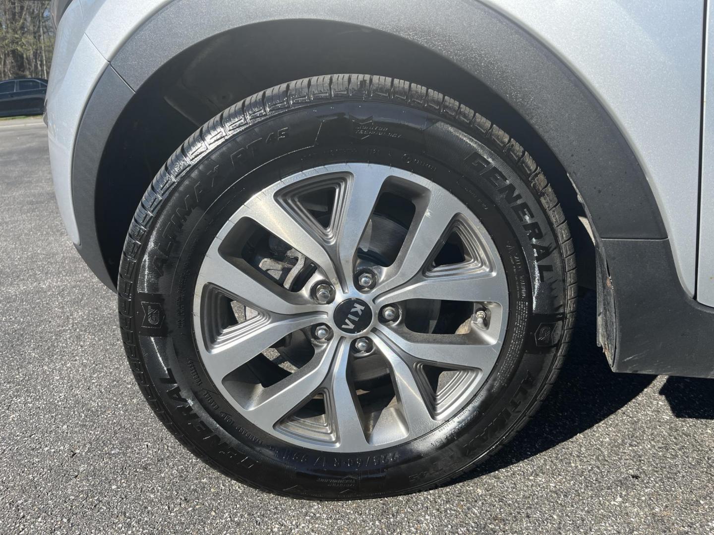 2016 Silver /Black Kia Sportage LX FWD (KNDPB3AC3G7) with an 2.4L I4 DOHC 24V engine, 6-Speed Automatic transmission, located at 11115 Chardon Rd. , Chardon, OH, 44024, (440) 214-9705, 41.580246, -81.241943 - 2016 Kia Sportage LX FWD – Efficient, Reliable, and Ready for Daily Driving! This clean 2016 Kia Sportage LX FWD is a sharp, practical compact SUV that offers great value and solid efficiency! Powered by a smooth 2.4L I4 GDI engine paired with a responsive 6-speed automatic transmission, it deliv - Photo#12