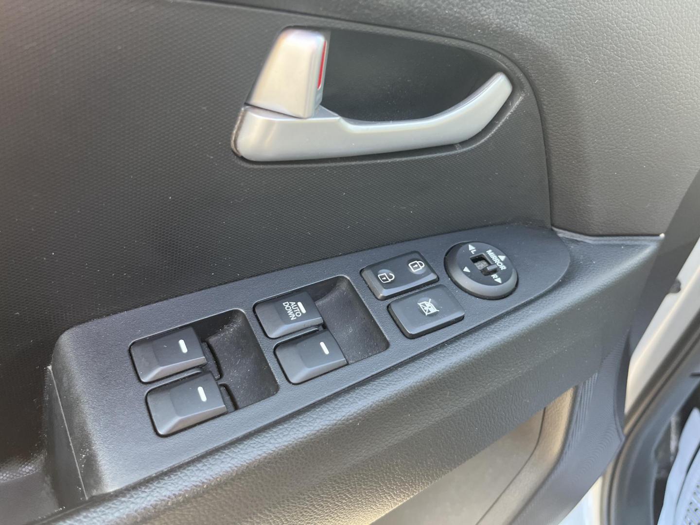 2016 Silver /Black Kia Sportage LX FWD (KNDPB3AC3G7) with an 2.4L I4 DOHC 24V engine, 6-Speed Automatic transmission, located at 11115 Chardon Rd. , Chardon, OH, 44024, (440) 214-9705, 41.580246, -81.241943 - 2016 Kia Sportage LX FWD – Efficient, Reliable, and Ready for Daily Driving! This clean 2016 Kia Sportage LX FWD is a sharp, practical compact SUV that offers great value and solid efficiency! Powered by a smooth 2.4L I4 GDI engine paired with a responsive 6-speed automatic transmission, it deliv - Photo#16