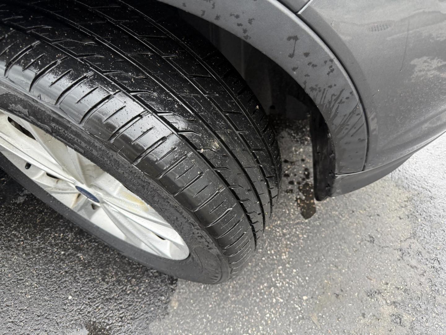 2018 Gray /Black Ford Escape SEL 4WD (1FMCU9HD0JU) with an 1.5L I4 DOHC 16V engine, Automatic transmission, located at 11115 Chardon Rd. , Chardon, OH, 44024, (440) 214-9705, 41.580246, -81.241943 - 2018 Ford Escape SEL 4WD – Turbo Efficiency, Premium Comfort, and All-Weather Confidence! This sharp 2018 Ford Escape SEL 4WD is a great-looking compact crossover that delivers style, comfort, and real capability! Powered by a responsive 1.5L I4 Turbocharged EcoBoost engine paired with a smooth 6 - Photo#4