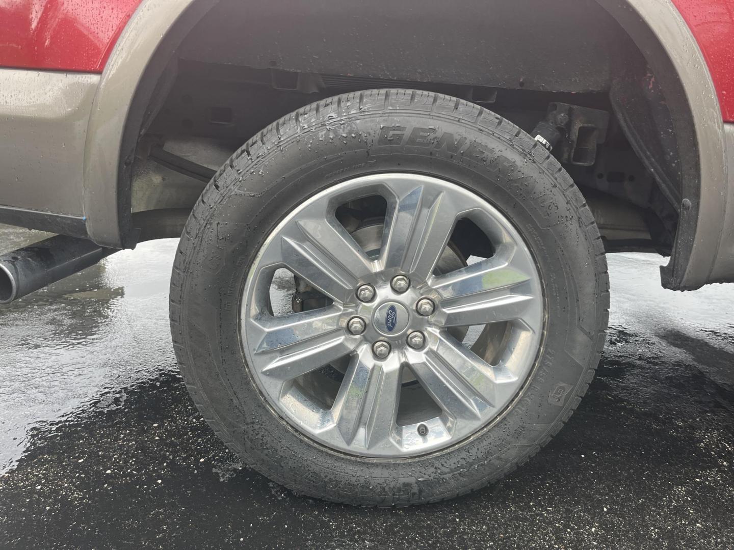 2018 Red /Black Ford F-150 Lariat SuperCrew 5.5-ft. Bed 4WD (1FTEW1EG6JF) with an 3.5L V6 Twin TURBO engine, Automatic transmission, located at 11115 Chardon Rd. , Chardon, OH, 44024, (440) 214-9705, 41.580246, -81.241943 - 2018 Ford F-150 Lariat Crew Cab 4WD – Loaded Luxury Truck with Twin-Turbo Power, FX4 Off-Road Package, and Massive Towing! This stunning 2018 Ford F-150 Lariat Crew Cab 4WD is one of the nicest used F-150s you’ll find — premium luxury meets serious capability! Powered by the potent 3.5L Twin- - Photo#7