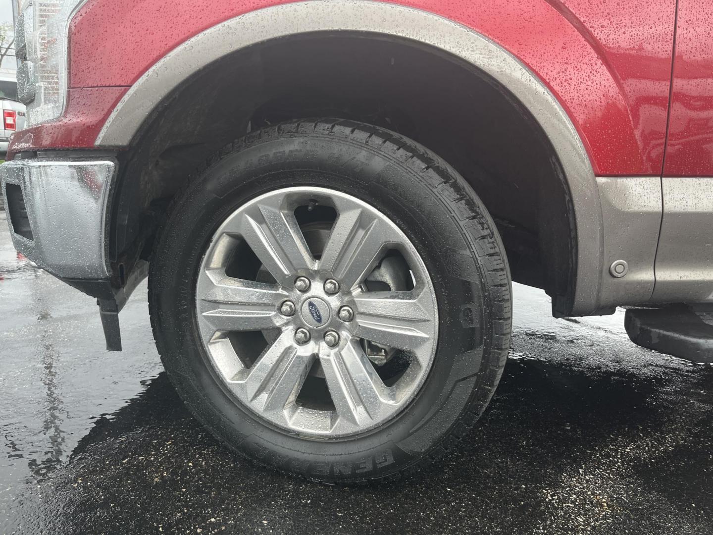 2018 Red /Black Ford F-150 Lariat SuperCrew 5.5-ft. Bed 4WD (1FTEW1EG6JF) with an 3.5L V6 Twin TURBO engine, Automatic transmission, located at 11115 Chardon Rd. , Chardon, OH, 44024, (440) 214-9705, 41.580246, -81.241943 - 2018 Ford F-150 Lariat Crew Cab 4WD – Loaded Luxury Truck with Twin-Turbo Power, FX4 Off-Road Package, and Massive Towing! This stunning 2018 Ford F-150 Lariat Crew Cab 4WD is one of the nicest used F-150s you’ll find — premium luxury meets serious capability! Powered by the potent 3.5L Twin- - Photo#12