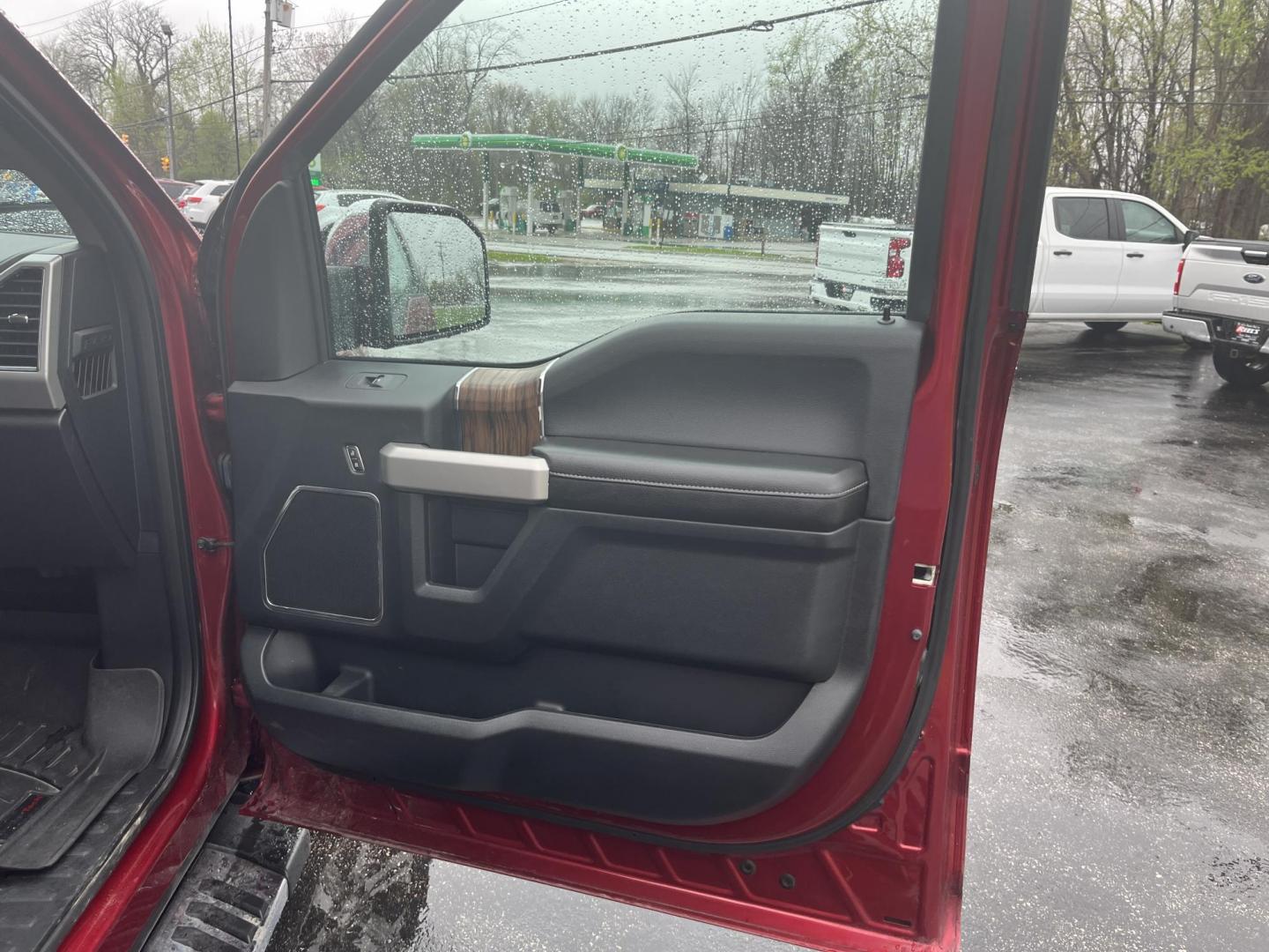 2018 Red /Black Ford F-150 Lariat SuperCrew 5.5-ft. Bed 4WD (1FTEW1EG6JF) with an 3.5L V6 Twin TURBO engine, Automatic transmission, located at 11115 Chardon Rd. , Chardon, OH, 44024, (440) 214-9705, 41.580246, -81.241943 - 2018 Ford F-150 Lariat Crew Cab 4WD – Loaded Luxury Truck with Twin-Turbo Power, FX4 Off-Road Package, and Massive Towing! This stunning 2018 Ford F-150 Lariat Crew Cab 4WD is one of the nicest used F-150s you’ll find — premium luxury meets serious capability! Powered by the potent 3.5L Twin- - Photo#35