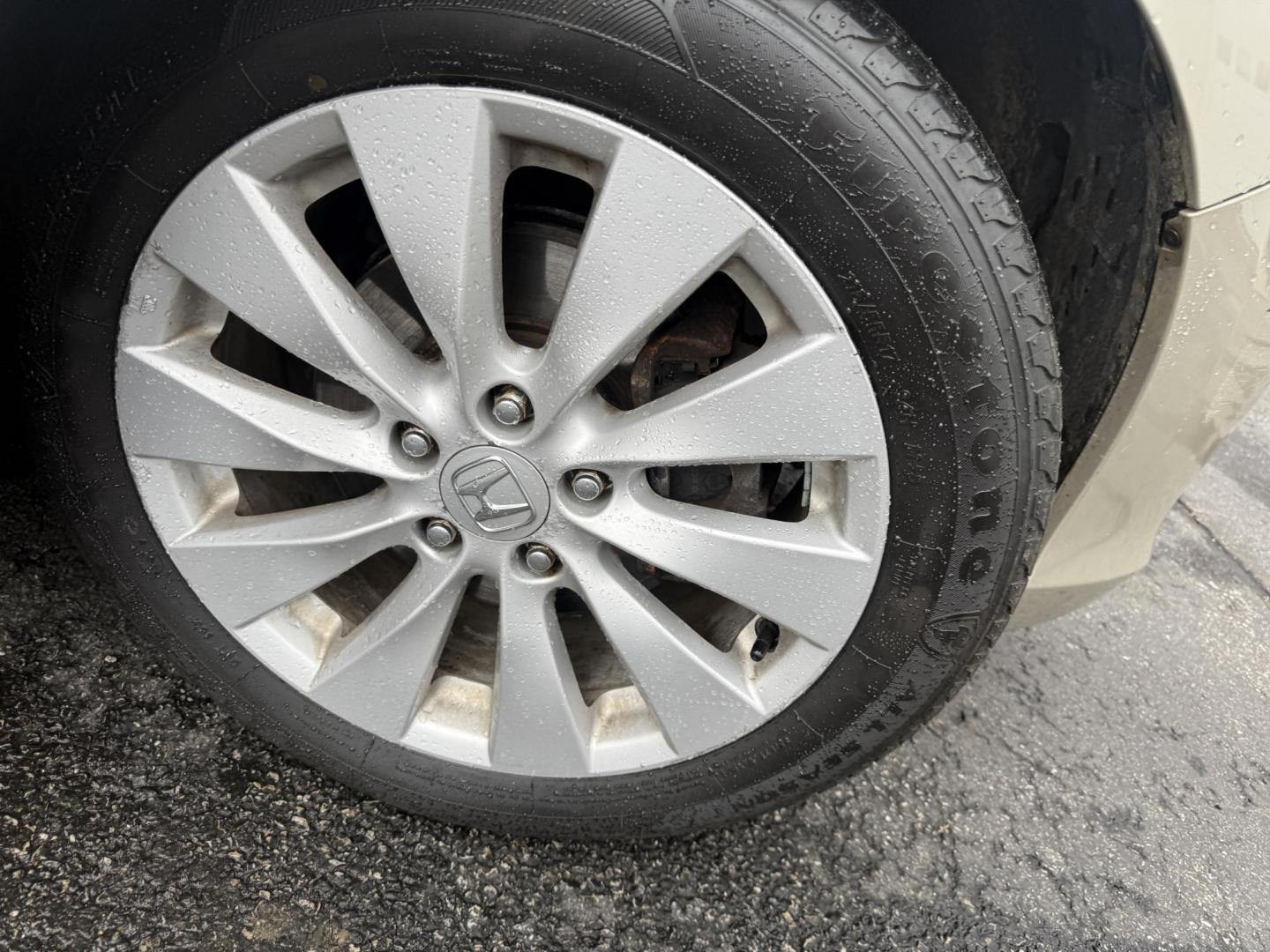 2013 Tan /Tan Honda Accord EX-L Sedan CVT (1HGCR2F81DA) with an 2.4L I4 DOHC 16V engine, Automatic transmission, located at 547 E. Main St., Orwell, OH, 44076, (440) 437-5893, 41.535435, -80.847855 - 2013 Honda Accord EX-L – Loaded Luxury Sedan with Advanced Safety and Outstanding Efficiency! This 2013 Honda Accord EX-L feels— premium, safe, and incredibly efficient! Powered by Honda’s smooth 2.4L I4 Earth Dreams engine, it delivers responsive performance while achieving an impressive 35 - Photo#5