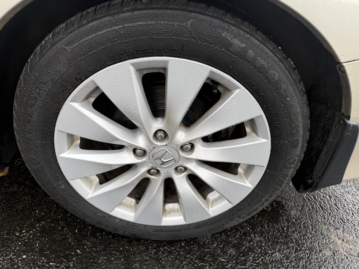 2013 Tan /Tan Honda Accord EX-L Sedan CVT (1HGCR2F81DA) with an 2.4L I4 DOHC 16V engine, Automatic transmission, located at 547 E. Main St., Orwell, OH, 44076, (440) 437-5893, 41.535435, -80.847855 - 2013 Honda Accord EX-L – Loaded Luxury Sedan with Advanced Safety and Outstanding Efficiency! This 2013 Honda Accord EX-L feels— premium, safe, and incredibly efficient! Powered by Honda’s smooth 2.4L I4 Earth Dreams engine, it delivers responsive performance while achieving an impressive 35 - Photo#35