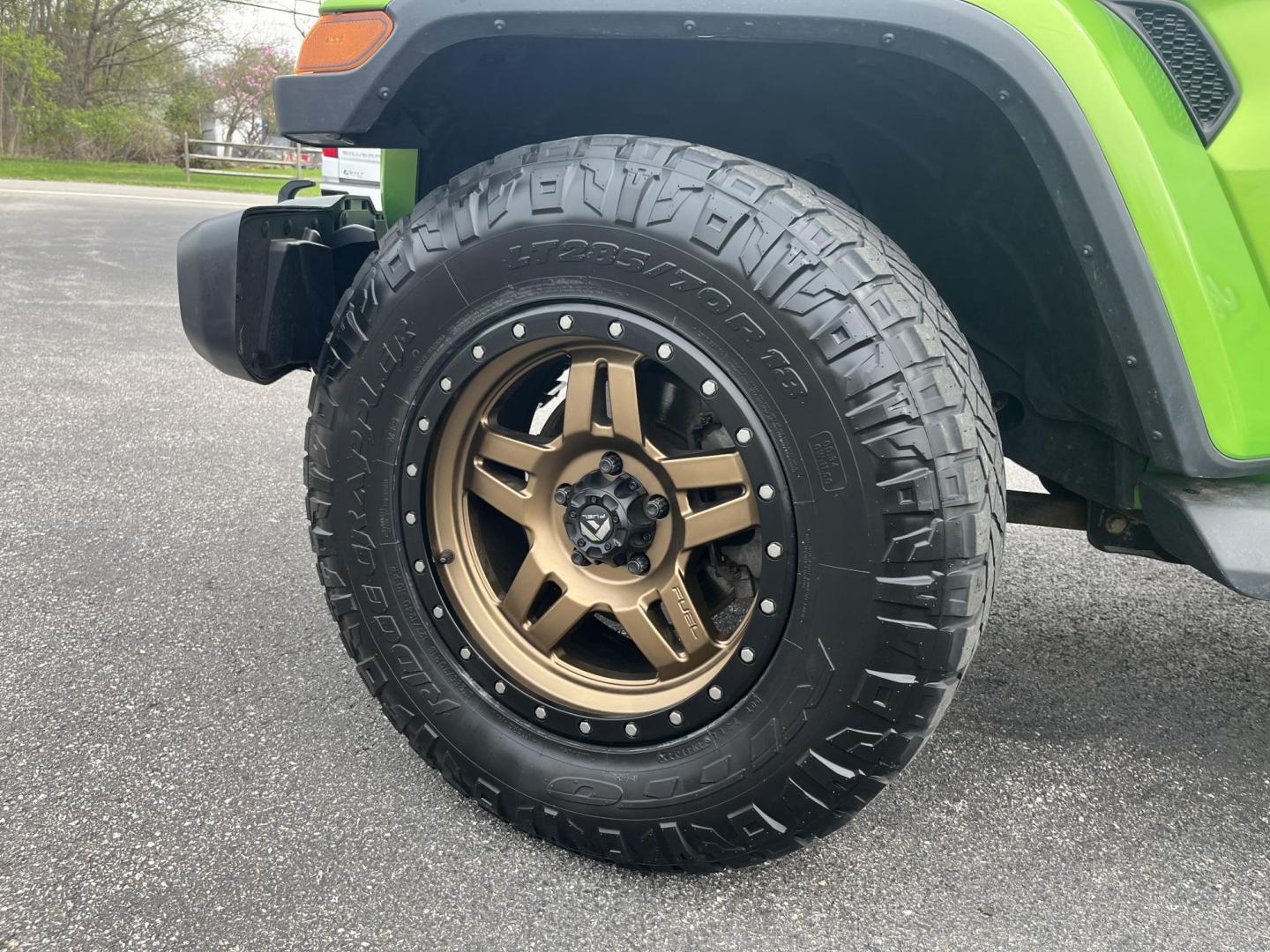 2018 Jeep Wrangler JK Unlimited Sahara (1C4HJXEG7JW) with an 3.6L V6 DOHC 24V FFV engine, 6A transmission, located at 547 E. Main St., Orwell, OH, 44076, (440) 437-5893, 41.535435, -80.847855 - Photo#12