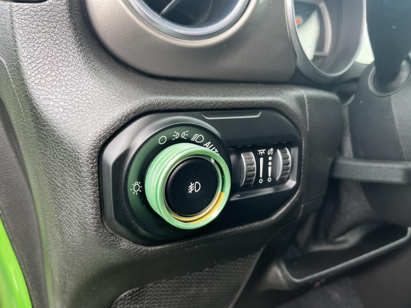 2018 Jeep Wrangler JK Unlimited Sahara (1C4HJXEG7JW) with an 3.6L V6 DOHC 24V FFV engine, 6A transmission, located at 547 E. Main St., Orwell, OH, 44076, (440) 437-5893, 41.535435, -80.847855 - Photo#19