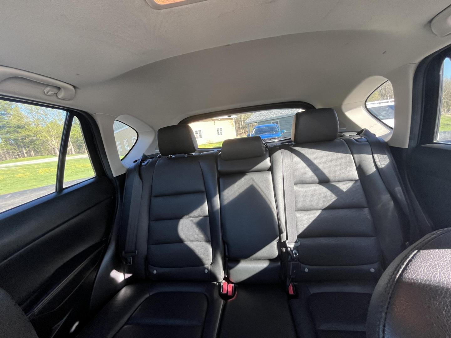 2015 Mazda CX-5 Grand Touring AWD (JM3KE4DY1F0) with an 2.5L L4 DOHC 16V engine, 6-Speed Automatic transmission, located at 547 E. Main St., Orwell, OH, 44076, (440) 437-5893, 41.535435, -80.847855 - Photo#27