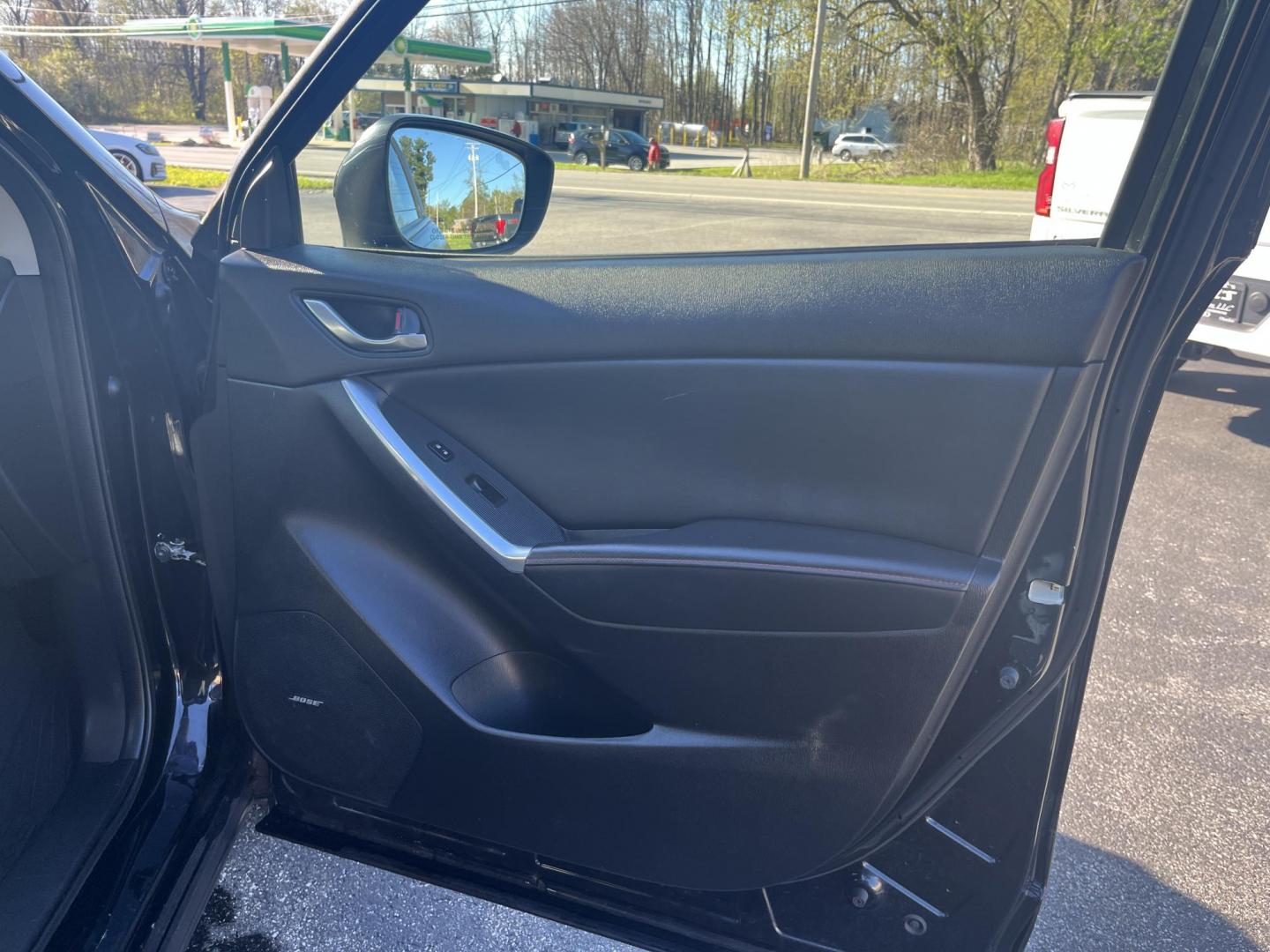 2015 Mazda CX-5 Grand Touring AWD (JM3KE4DY1F0) with an 2.5L L4 DOHC 16V engine, 6-Speed Automatic transmission, located at 547 E. Main St., Orwell, OH, 44076, (440) 437-5893, 41.535435, -80.847855 - Photo#32