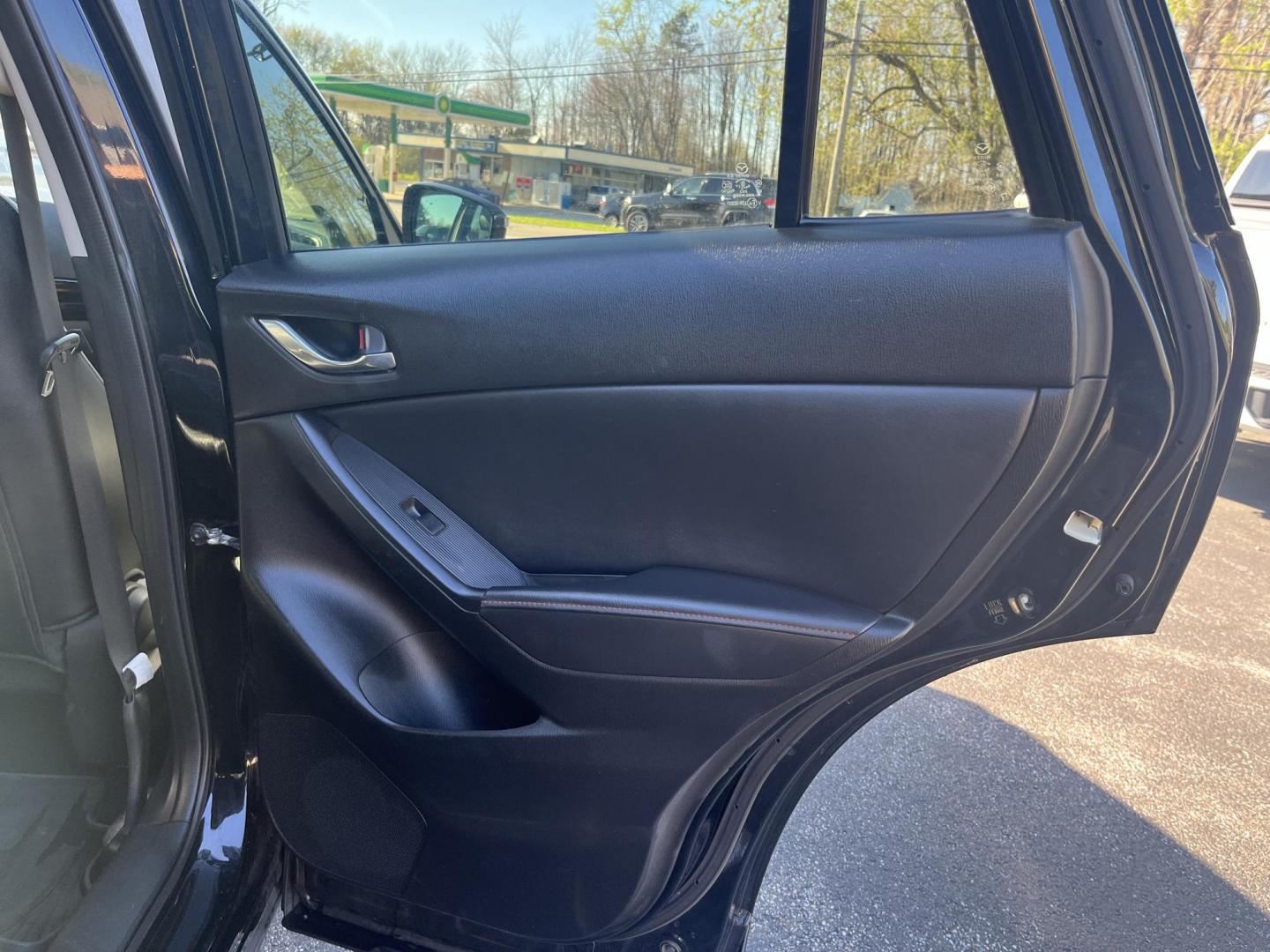 2015 Mazda CX-5 Grand Touring AWD (JM3KE4DY1F0) with an 2.5L L4 DOHC 16V engine, 6-Speed Automatic transmission, located at 547 E. Main St., Orwell, OH, 44076, (440) 437-5893, 41.535435, -80.847855 - Photo#30