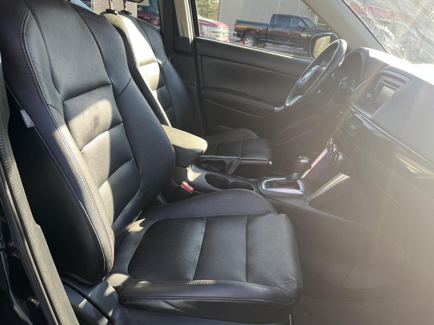 2015 Mazda CX-5 Grand Touring AWD (JM3KE4DY1F0) with an 2.5L L4 DOHC 16V engine, 6-Speed Automatic transmission, located at 547 E. Main St., Orwell, OH, 44076, (440) 437-5893, 41.535435, -80.847855 - Photo#33