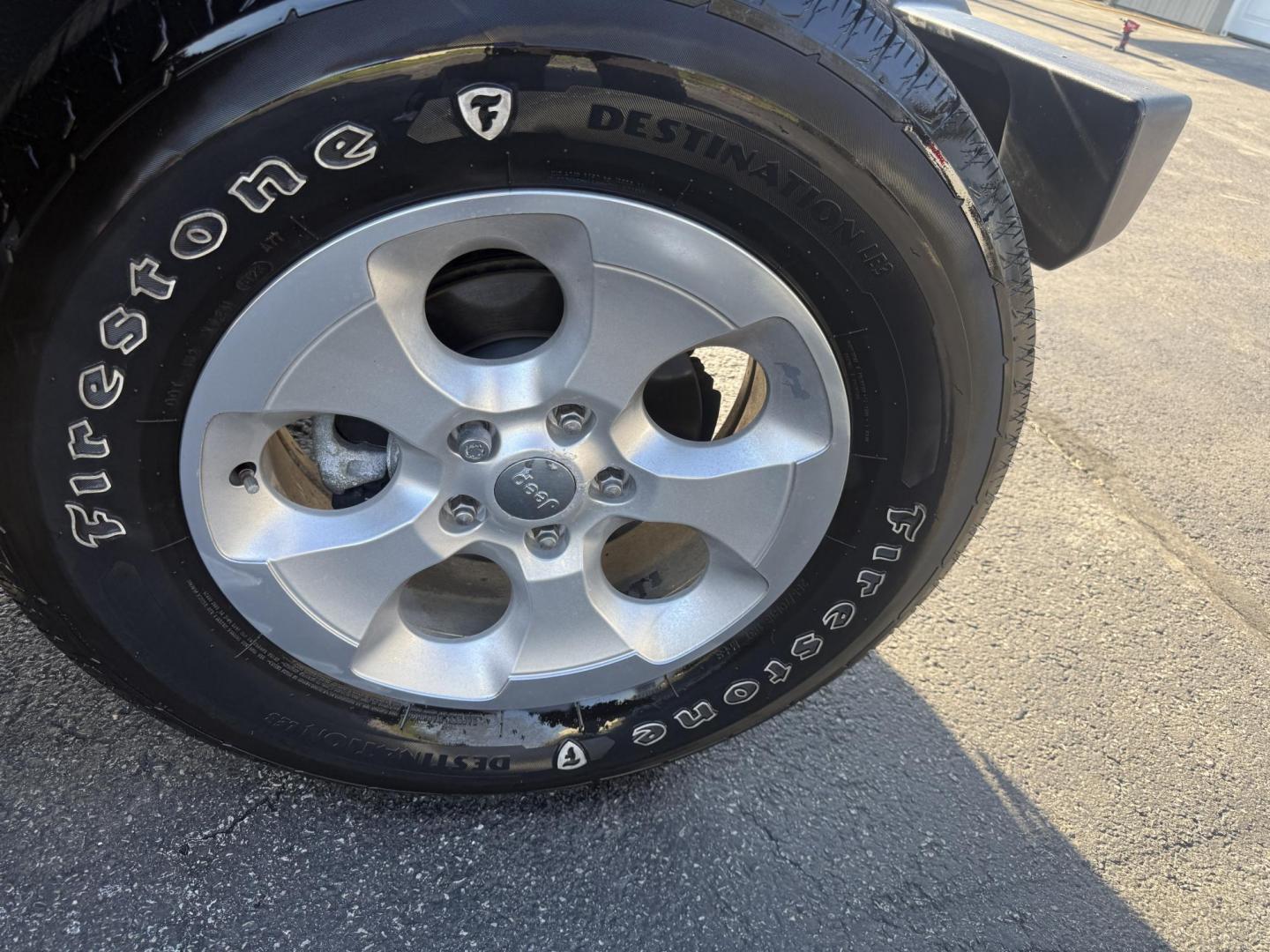 2014 Gray /Black Jeep Wrangler Sahara 4WD (1C4AJWBG6EL) with an 3.6L V6 DOHC 24V FFV engine, located at 547 E. Main St., Orwell, OH, 44076, (440) 437-5893, 41.535435, -80.847855 - Photo#4