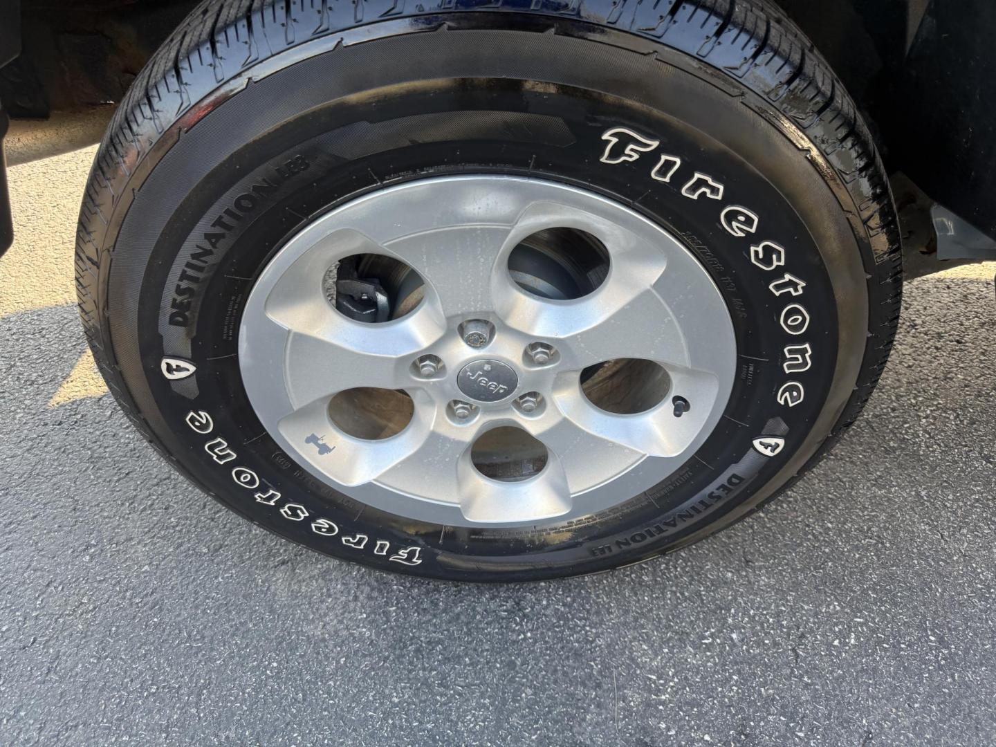 2014 Gray /Black Jeep Wrangler Sahara 4WD (1C4AJWBG6EL) with an 3.6L V6 DOHC 24V FFV engine, located at 547 E. Main St., Orwell, OH, 44076, (440) 437-5893, 41.535435, -80.847855 - Photo#24