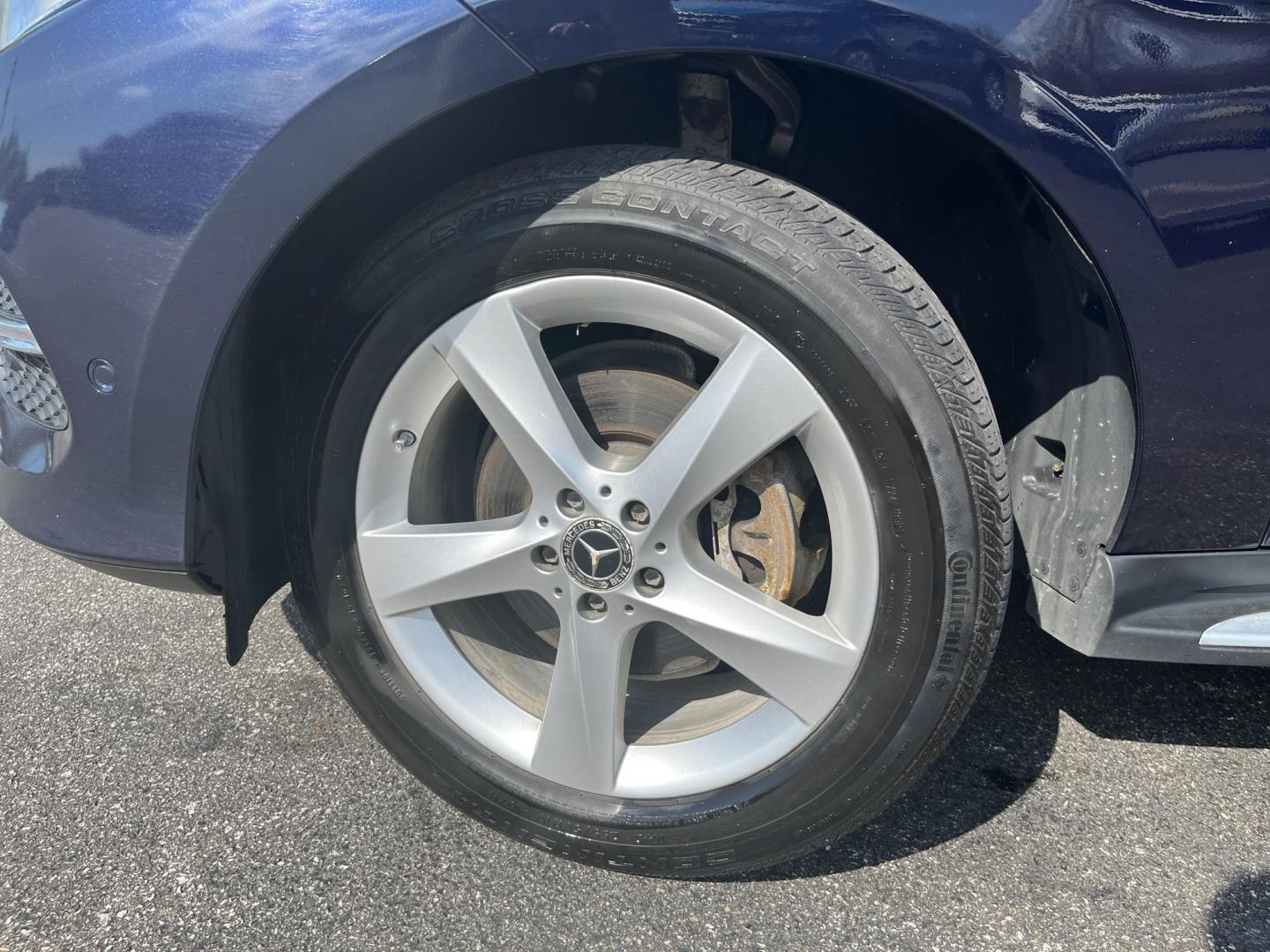 2018 Blue /Tan Mercedes-Benz GLE-Class GLE350 4MATIC (4JGDA5HB0JB) with an 3.5L V6 DOHC 24V engine, Automatic transmission, located at 11115 Chardon Rd. , Chardon, OH, 44024, (440) 214-9705, 41.580246, -81.241943 - 2018 Mercedes-Benz GLE 350 4MOTION – Luxury 4MATIC SUV with Premium Upgrades and Strong Towing Capability! This elegant 2018 Mercedes-Benz GLE 350 4MATIC is a refined and capable luxury SUV that offers comfort, technology, and real-world utility. Powered by a smooth 3.5L V6 engine paired with a 7- Photo#12