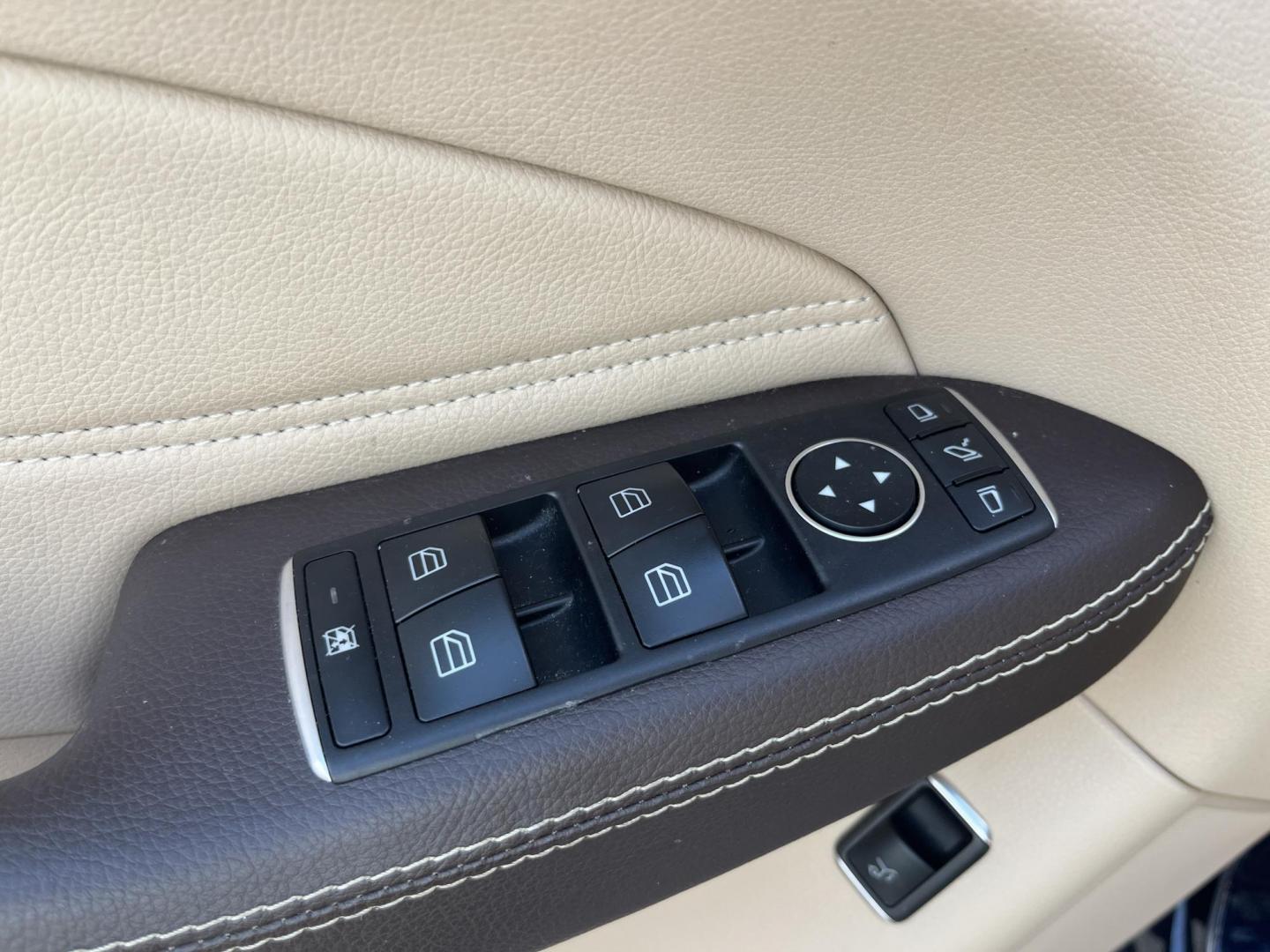 2018 Blue /Tan Mercedes-Benz GLE-Class GLE350 4MATIC (4JGDA5HB0JB) with an 3.5L V6 DOHC 24V engine, Automatic transmission, located at 11115 Chardon Rd. , Chardon, OH, 44024, (440) 214-9705, 41.580246, -81.241943 - 2018 Mercedes-Benz GLE 350 4MOTION – Luxury 4MATIC SUV with Premium Upgrades and Strong Towing Capability! This elegant 2018 Mercedes-Benz GLE 350 4MATIC is a refined and capable luxury SUV that offers comfort, technology, and real-world utility. Powered by a smooth 3.5L V6 engine paired with a 7- Photo#17