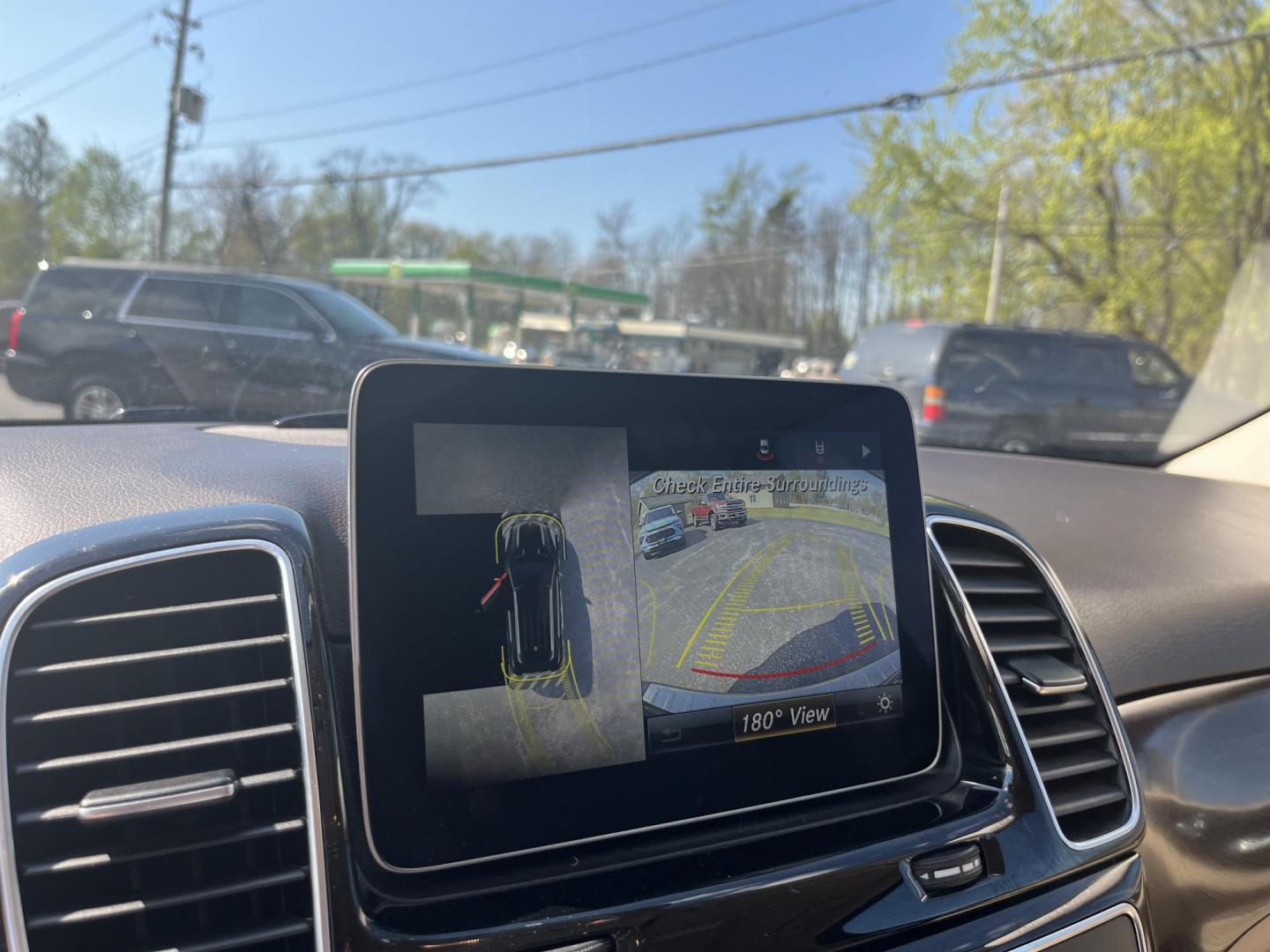 2018 Blue /Tan Mercedes-Benz GLE-Class GLE350 4MATIC (4JGDA5HB0JB) with an 3.5L V6 DOHC 24V engine, Automatic transmission, located at 11115 Chardon Rd. , Chardon, OH, 44024, (440) 214-9705, 41.580246, -81.241943 - 2018 Mercedes-Benz GLE 350 4MOTION – Luxury 4MATIC SUV with Premium Upgrades and Strong Towing Capability! This elegant 2018 Mercedes-Benz GLE 350 4MATIC is a refined and capable luxury SUV that offers comfort, technology, and real-world utility. Powered by a smooth 3.5L V6 engine paired with a 7- Photo#27