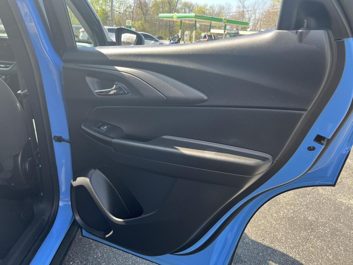2024 Blue /Black Chevrolet Trailblazer LT AWD (KL79MRSL3RB) with an 1.3L I3 DOHC 12V Turbo engine, Automatic transmission, located at 11115 Chardon Rd. , Chardon, OH, 44024, (440) 214-9705, 41.580246, -81.241943 - 2024 Chevrolet Trailblazer LT AWD – Modern Compact SUV with Turbo Power and Loaded Features! This nearly new 2024 Chevrolet Trailblazer LT AWD is a stylish, efficient, and well-equipped crossover that’s perfect for daily driving and weekend adventures! Powered by a responsive 1.3L I3 Turbocharg- Photo#30
