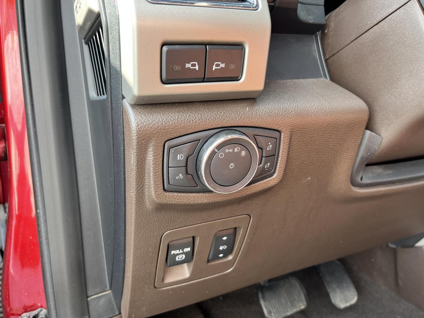 2018 Red /Brown Ford F-150 King Ranch SuperCrew 6.5-ft. Bed 4WD (1FTFW1EGXJF) with an 3.5 V6 TWIN TURBO engine, Automatic transmission, located at 547 E. Main St., Orwell, OH, 44076, (440) 437-5893, 41.535435, -80.847855 - 2018 Ford F-150 King Ranch Crew Cab 6.5' Bed 4WD – Top-Tier Luxury Truck with Massive Towing Power! This loaded 2018 Ford F-150 King Ranch Crew Cab is a true standout — western luxury meets serious capability in one premium package! Powered by the potent 3.5L Twin-Turbo EcoBoost V6 engine paire - Photo#19