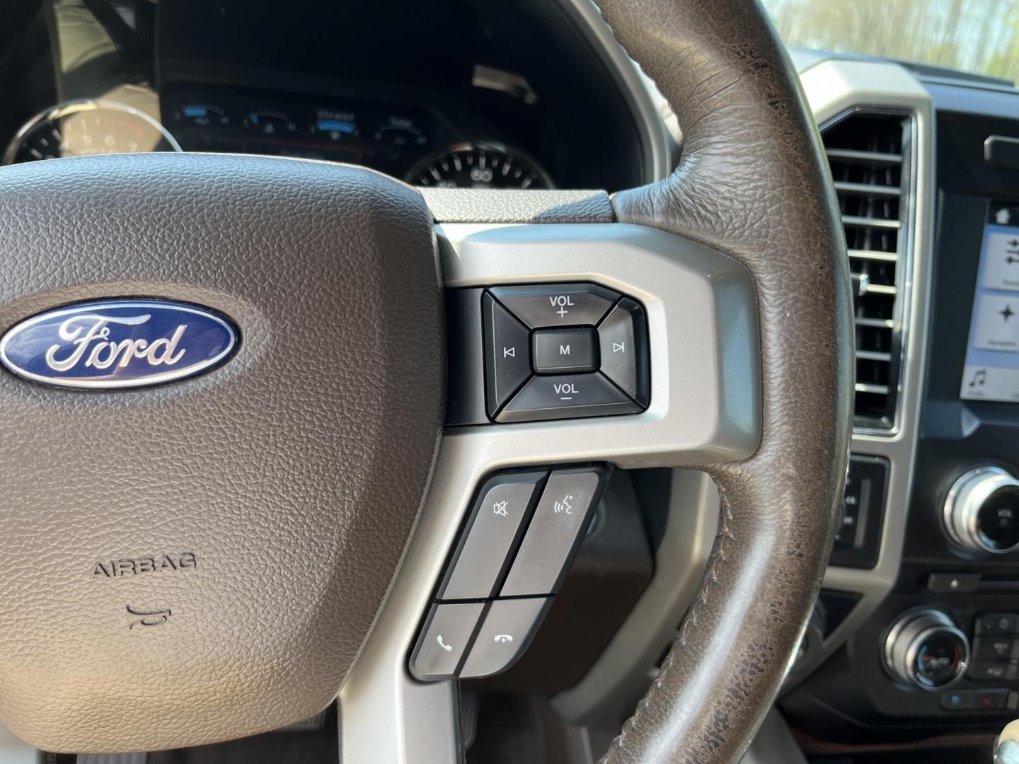 2018 Red /Brown Ford F-150 King Ranch SuperCrew 6.5-ft. Bed 4WD (1FTFW1EGXJF) with an 3.5 V6 TWIN TURBO engine, Automatic transmission, located at 547 E. Main St., Orwell, OH, 44076, (440) 437-5893, 41.535435, -80.847855 - 2018 Ford F-150 King Ranch Crew Cab 6.5' Bed 4WD – Top-Tier Luxury Truck with Massive Towing Power! This loaded 2018 Ford F-150 King Ranch Crew Cab is a true standout — western luxury meets serious capability in one premium package! Powered by the potent 3.5L Twin-Turbo EcoBoost V6 engine paire - Photo#23
