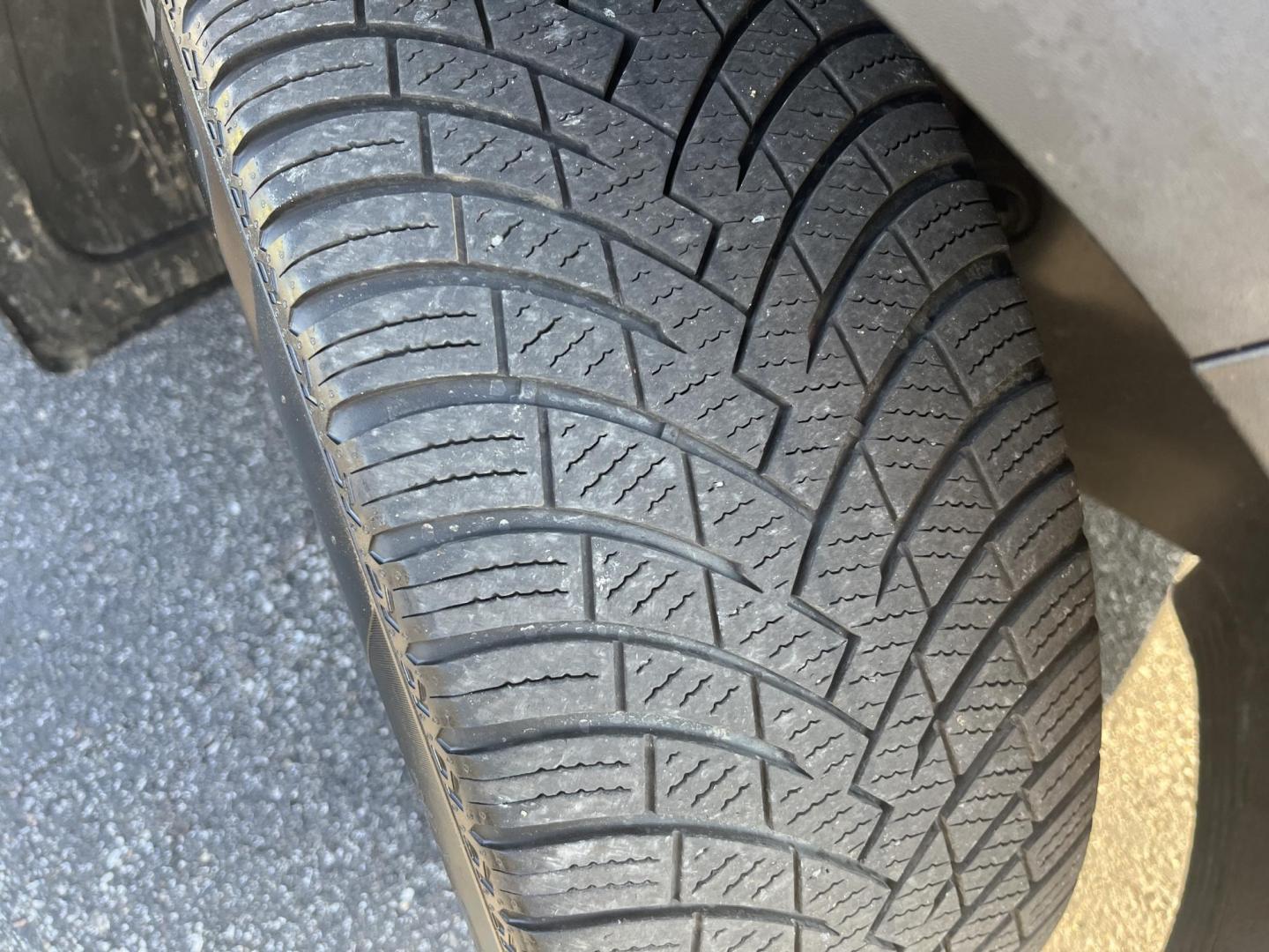 2020 Brown /Black Hyundai Tucson Ultimate AWD (KM8J3CAL2LU) with an 2.4L I4 DOHC 16V engine, Automatic transmission, located at 547 E. Main St., Orwell, OH, 44076, (440) 437-5893, 41.535435, -80.847855 - 2020 Hyundai Tucson Ultimate AWD – Top-Tier Luxury Compact SUV with Premium Features! This loaded 2020 Hyundai Tucson Ultimate AWD is the fully-optioned top trim that offers near-luxury comfort, advanced safety, and confident all-weather performance! Powered by a smooth 2.4L I4 GDI engine paired - Photo#3