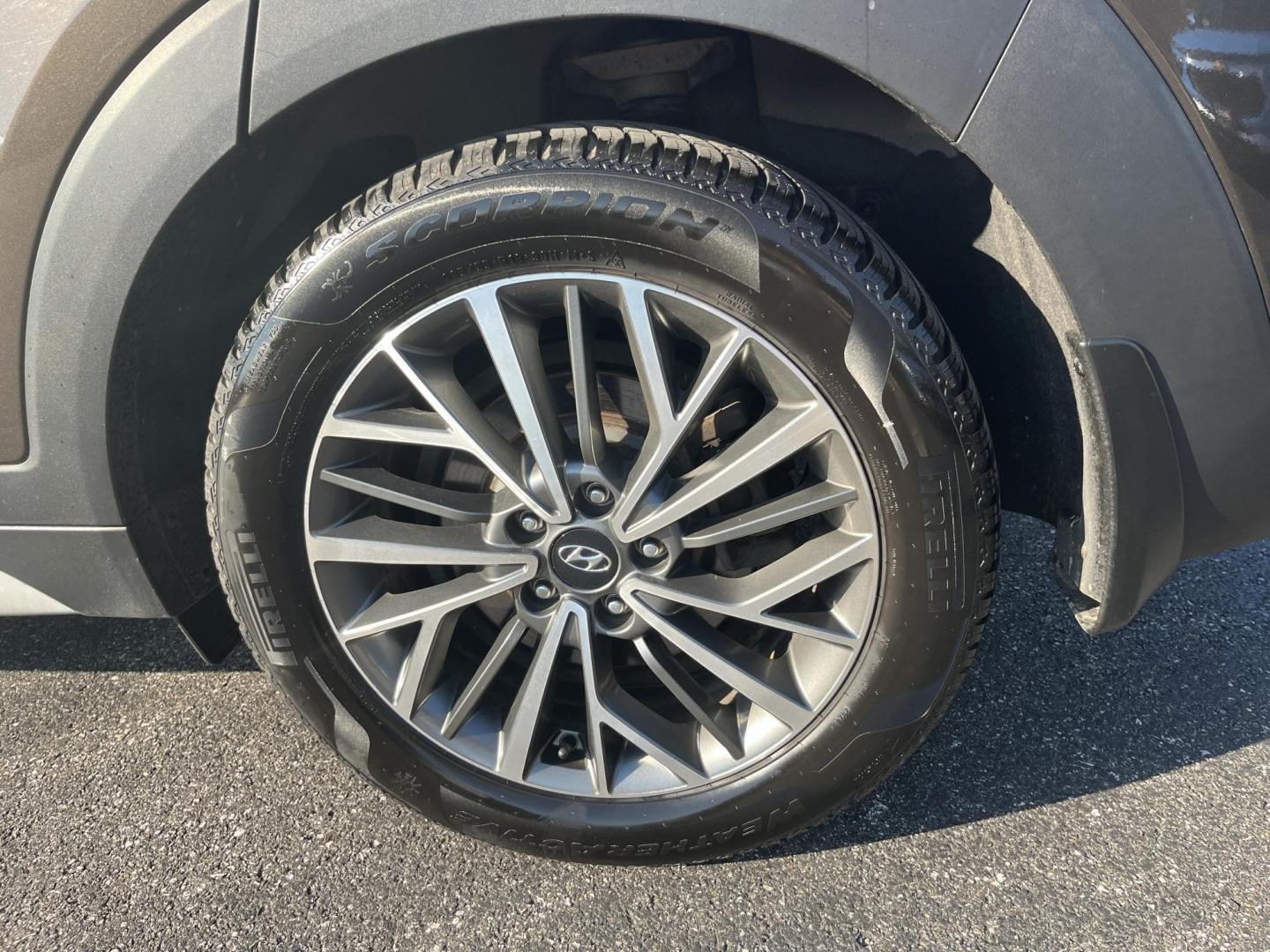 2020 Brown /Black Hyundai Tucson Ultimate AWD (KM8J3CAL2LU) with an 2.4L I4 DOHC 16V engine, Automatic transmission, located at 547 E. Main St., Orwell, OH, 44076, (440) 437-5893, 41.535435, -80.847855 - 2020 Hyundai Tucson Ultimate AWD – Top-Tier Luxury Compact SUV with Premium Features! This loaded 2020 Hyundai Tucson Ultimate AWD is the fully-optioned top trim that offers near-luxury comfort, advanced safety, and confident all-weather performance! Powered by a smooth 2.4L I4 GDI engine paired - Photo#9