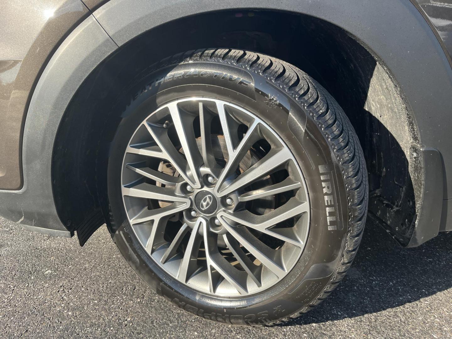 2020 Brown /Black Hyundai Tucson Ultimate AWD (KM8J3CAL2LU) with an 2.4L I4 DOHC 16V engine, Automatic transmission, located at 547 E. Main St., Orwell, OH, 44076, (440) 437-5893, 41.535435, -80.847855 - 2020 Hyundai Tucson Ultimate AWD – Top-Tier Luxury Compact SUV with Premium Features! This loaded 2020 Hyundai Tucson Ultimate AWD is the fully-optioned top trim that offers near-luxury comfort, advanced safety, and confident all-weather performance! Powered by a smooth 2.4L I4 GDI engine paired - Photo#11
