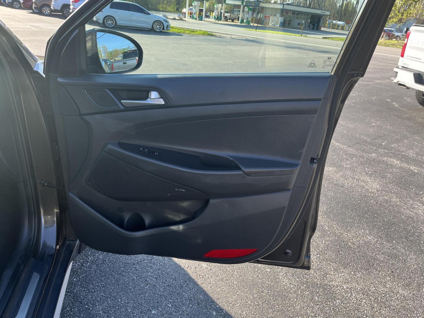 2020 Brown /Black Hyundai Tucson Ultimate AWD (KM8J3CAL2LU) with an 2.4L I4 DOHC 16V engine, Automatic transmission, located at 547 E. Main St., Orwell, OH, 44076, (440) 437-5893, 41.535435, -80.847855 - 2020 Hyundai Tucson Ultimate AWD – Top-Tier Luxury Compact SUV with Premium Features! This loaded 2020 Hyundai Tucson Ultimate AWD is the fully-optioned top trim that offers near-luxury comfort, advanced safety, and confident all-weather performance! Powered by a smooth 2.4L I4 GDI engine paired - Photo#32