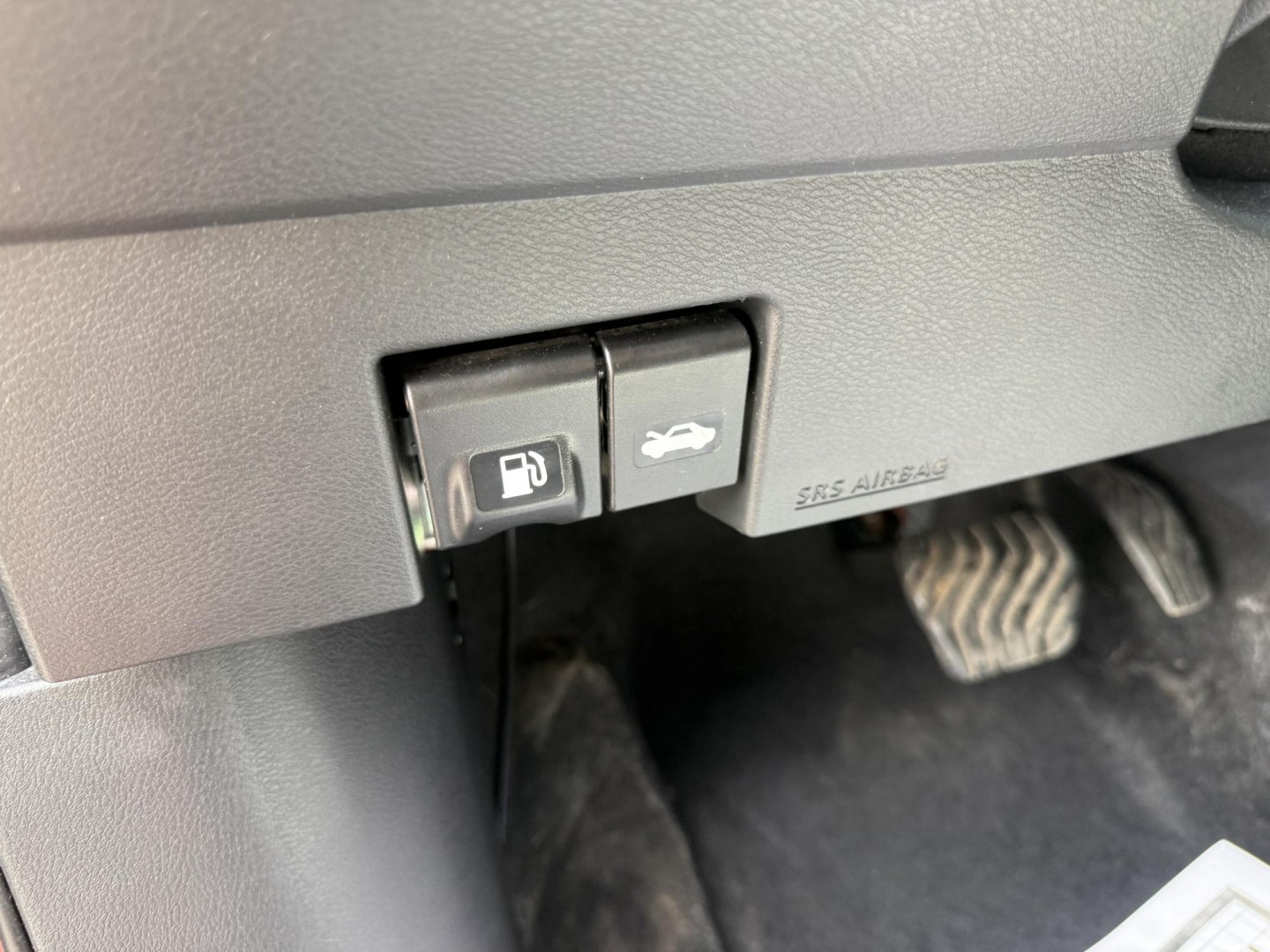 2019 Red /Black Nissan Kicks SV (3N1CP5CU6KL) with an 1.6L I4 engine, Automatic transmission, located at 11115 Chardon Rd. , Chardon, OH, 44024, (440) 214-9705, 41.580246, -81.241943 - 2019 Nissan Kicks SV – Efficient, Stylish, and Packed with Safety Features! This vibrant 2019 Nissan Kicks SV is a fun, fuel-efficient compact crossover that’s perfect for daily driving and easy on the wallet! Powered by a peppy 1.6L I4 engine, it delivers responsive performance while achieving - Photo#26