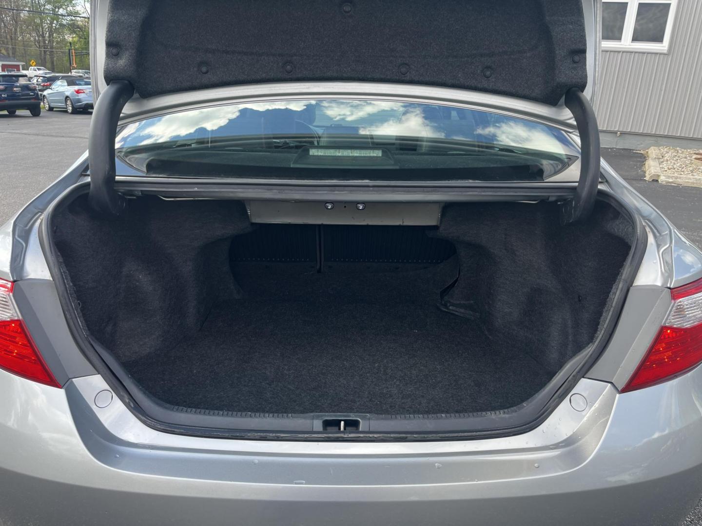 2015 Silver /Black Toyota Camry SE (4T1BF1FK8FU) with an 2.5L I4 DOHC 16V engine, Automatic transmission, located at 11115 Chardon Rd. , Chardon, OH, 44024, (440) 214-9705, 41.580246, -81.241943 - 2015 Toyota Camry SE – Efficient, Reliable, and Well-Equipped Midsize Sedan! This clean 2015 Toyota Camry SE is a fantastic daily driver that combines sporty styling, excellent fuel economy, and Toyota’s legendary reliability. Powered by a smooth 2.5L I4 engine paired with a responsive 6-speed - Photo#14