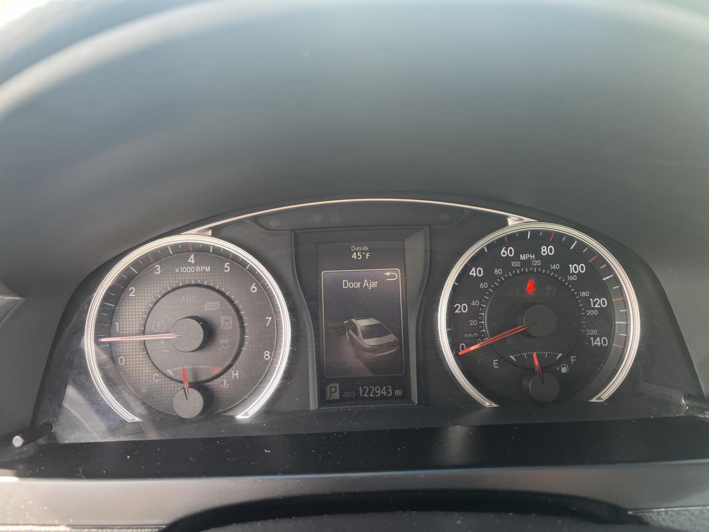 2015 Silver /Black Toyota Camry SE (4T1BF1FK8FU) with an 2.5L I4 DOHC 16V engine, Automatic transmission, located at 11115 Chardon Rd. , Chardon, OH, 44024, (440) 214-9705, 41.580246, -81.241943 - 2015 Toyota Camry SE – Efficient, Reliable, and Well-Equipped Midsize Sedan! This clean 2015 Toyota Camry SE is a fantastic daily driver that combines sporty styling, excellent fuel economy, and Toyota’s legendary reliability. Powered by a smooth 2.5L I4 engine paired with a responsive 6-speed - Photo#23