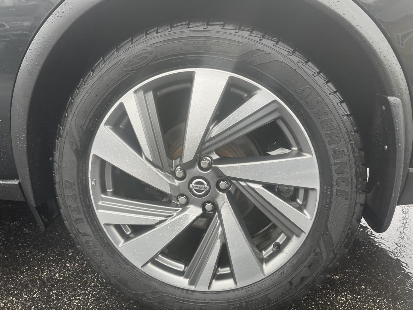 2019 Black /Black Nissan Murano SL AWD (5N1AZ2MS7KN) with an 3.5L V6 DOHC 24V engine, Automatic transmission, located at 11115 Chardon Rd. , Chardon, OH, 44024, (440) 214-9705, 41.580246, -81.241943 - 2019 Nissan Murano SL AWD – Premium Midsize Crossover with V6 Power, BOSE Sound, and Loaded Safety! This beautiful 2019 Nissan Murano SL AWD is a refined and comfortable crossover that offers luxury features, smooth performance, and confident all-weather capability. Powered by a strong and smooth - Photo#10