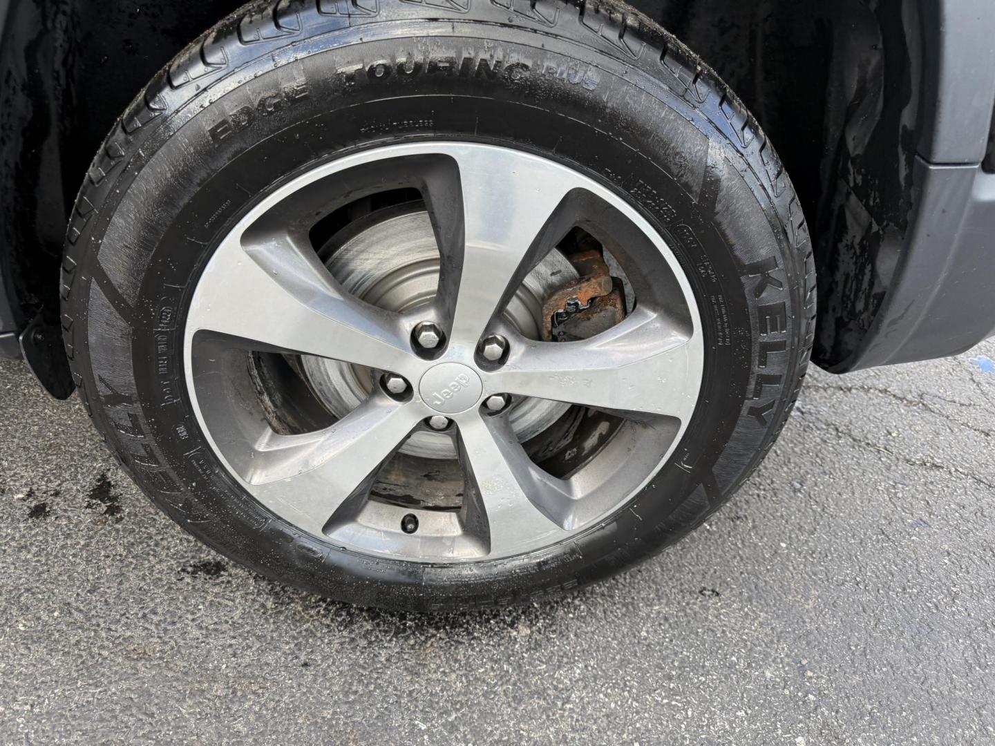 2019 Black /Black Jeep Cherokee Limited 4WD (1C4PJMDX2KD) with an 3.2L V6 DOHC 24V engine, Automatic transmission, located at 547 E. Main St., Orwell, OH, 44076, (440) 437-5893, 41.535435, -80.847855 - 2019 Jeep Cherokee Limited 4WD – Premium Luxury with V6 Power and All-Terrain Capability! This 2019 Jeep Cherokee Limited 4WD is a sharp, well-equipped midsize SUV that blends upscale comfort with true Jeep versatility. Powered by the strong 3.2L Pentastar V6 engine paired with a smooth 9-speed a - Photo#36