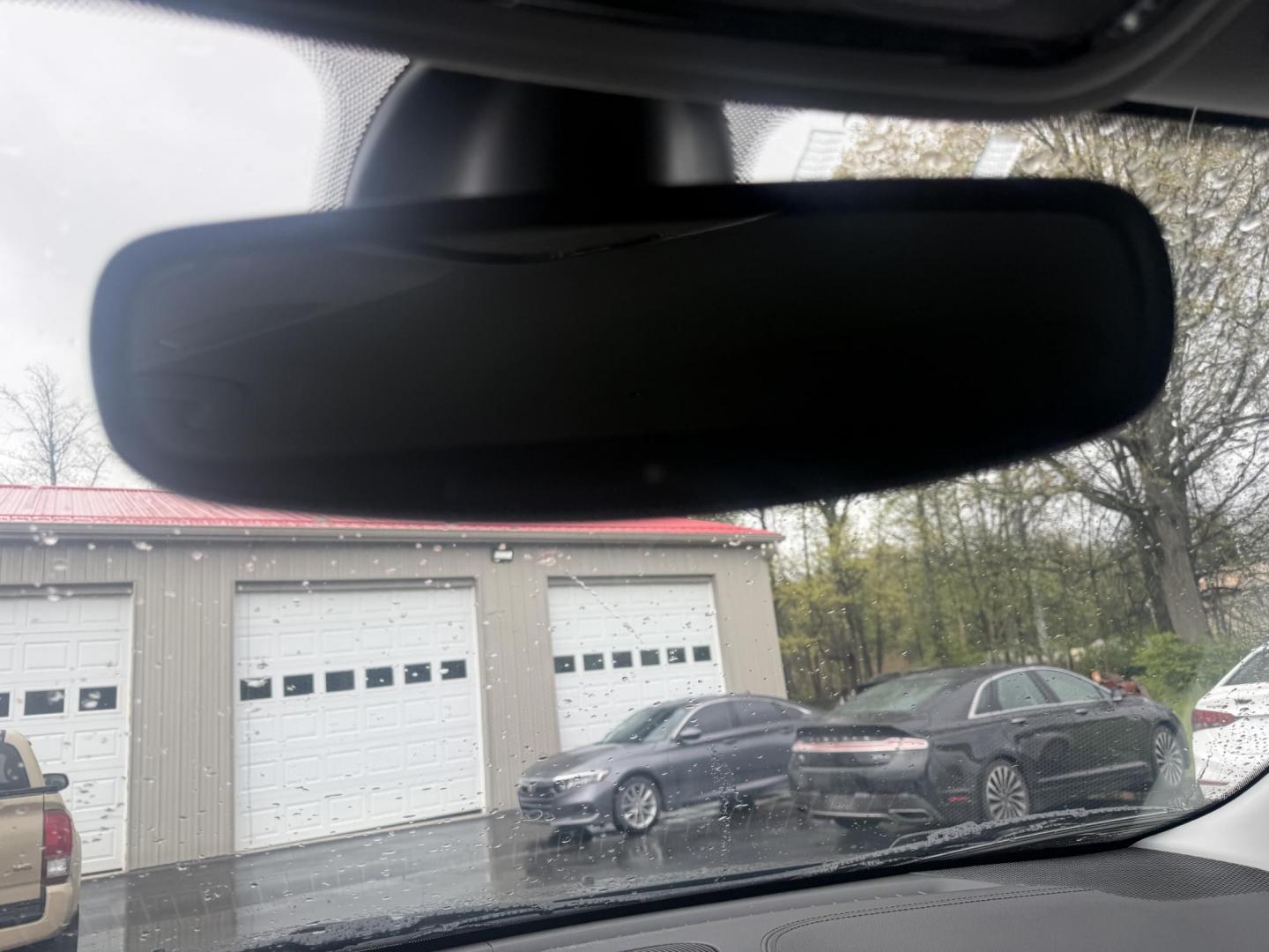 2019 Black /Black Jeep Cherokee Limited 4WD (1C4PJMDX2KD) with an 3.2L V6 DOHC 24V engine, Automatic transmission, located at 547 E. Main St., Orwell, OH, 44076, (440) 437-5893, 41.535435, -80.847855 - 2019 Jeep Cherokee Limited 4WD – Premium Luxury with V6 Power and All-Terrain Capability! This 2019 Jeep Cherokee Limited 4WD is a sharp, well-equipped midsize SUV that blends upscale comfort with true Jeep versatility. Powered by the strong 3.2L Pentastar V6 engine paired with a smooth 9-speed a - Photo#19