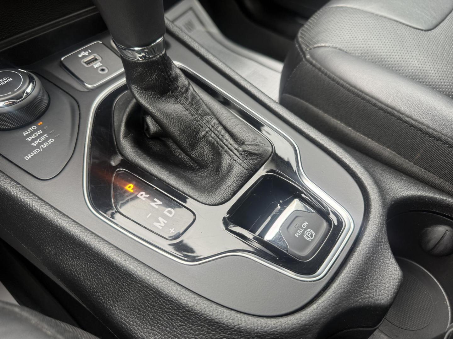 2019 Black /Black Jeep Cherokee Limited 4WD (1C4PJMDX2KD) with an 3.2L V6 DOHC 24V engine, Automatic transmission, located at 547 E. Main St., Orwell, OH, 44076, (440) 437-5893, 41.535435, -80.847855 - 2019 Jeep Cherokee Limited 4WD – Premium Luxury with V6 Power and All-Terrain Capability! This 2019 Jeep Cherokee Limited 4WD is a sharp, well-equipped midsize SUV that blends upscale comfort with true Jeep versatility. Powered by the strong 3.2L Pentastar V6 engine paired with a smooth 9-speed a - Photo#18