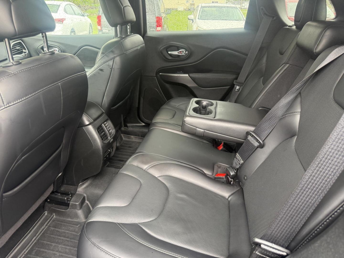 2019 Black /Black Jeep Cherokee Limited 4WD (1C4PJMDX2KD) with an 3.2L V6 DOHC 24V engine, Automatic transmission, located at 547 E. Main St., Orwell, OH, 44076, (440) 437-5893, 41.535435, -80.847855 - 2019 Jeep Cherokee Limited 4WD – Premium Luxury with V6 Power and All-Terrain Capability! This 2019 Jeep Cherokee Limited 4WD is a sharp, well-equipped midsize SUV that blends upscale comfort with true Jeep versatility. Powered by the strong 3.2L Pentastar V6 engine paired with a smooth 9-speed a - Photo#23